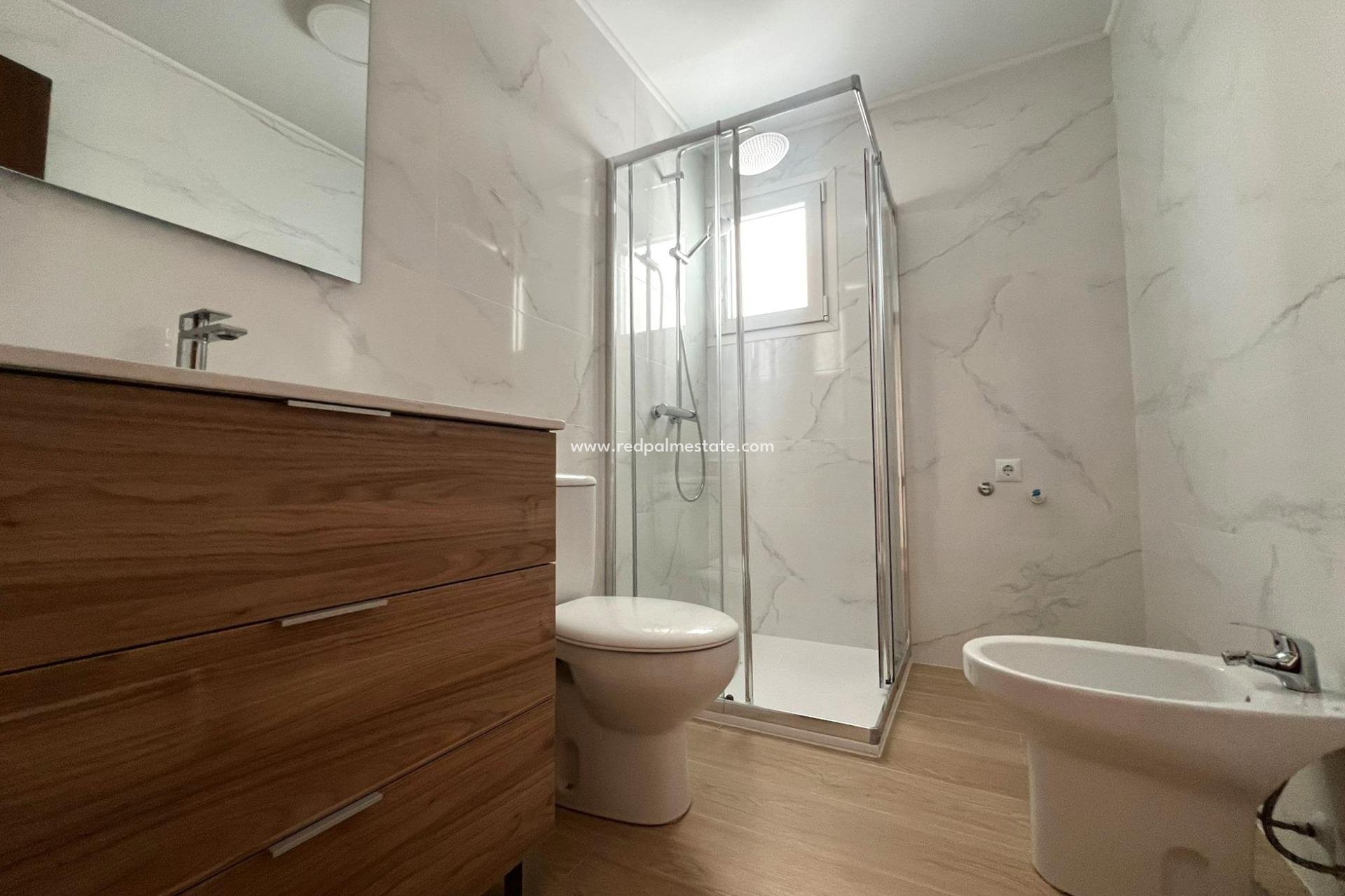 Reventa - Apartmentos -
Torrevieja