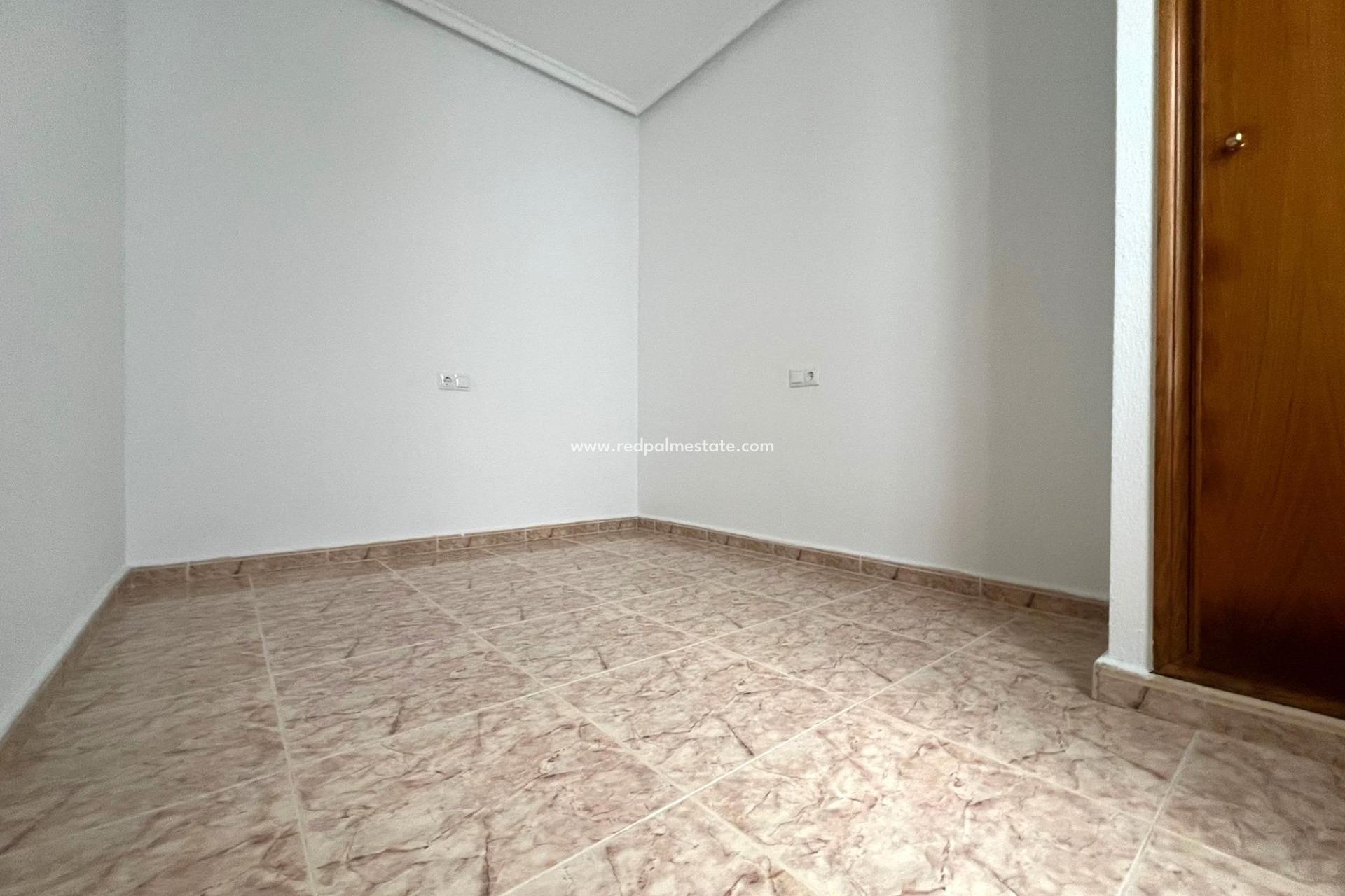 Reventa - Apartmentos -
Torrevieja