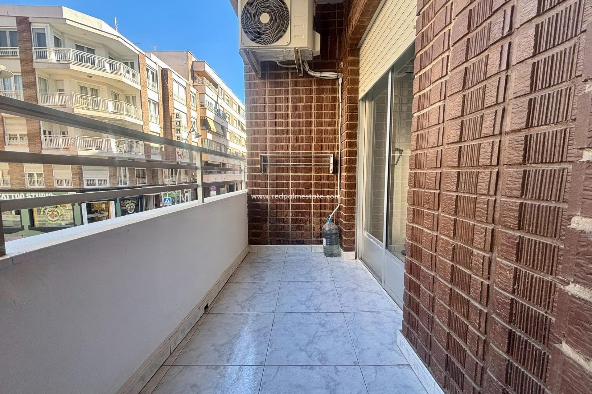 Reventa - Apartmentos -
Torrevieja