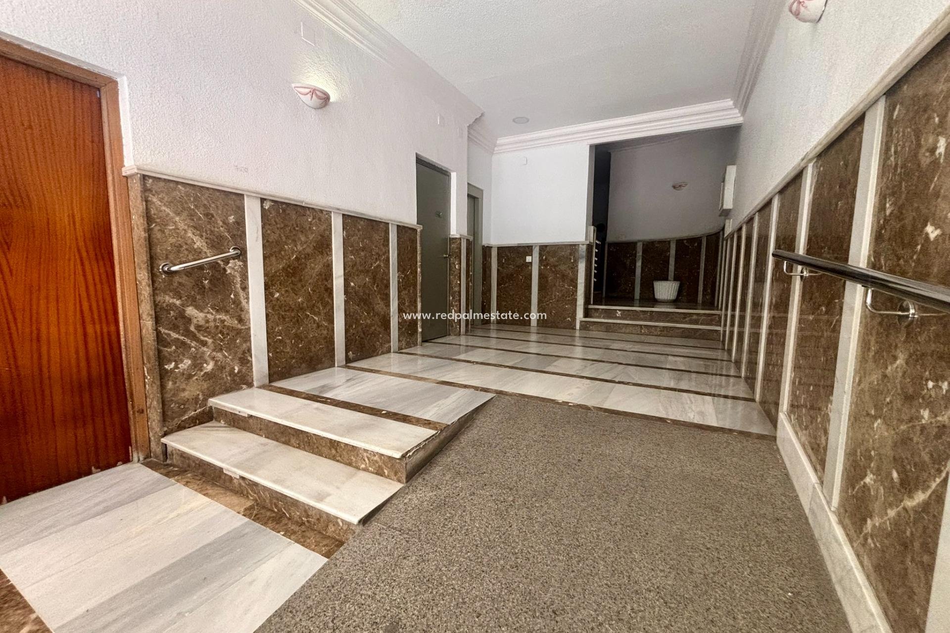 Reventa - Apartmentos -
Torrevieja