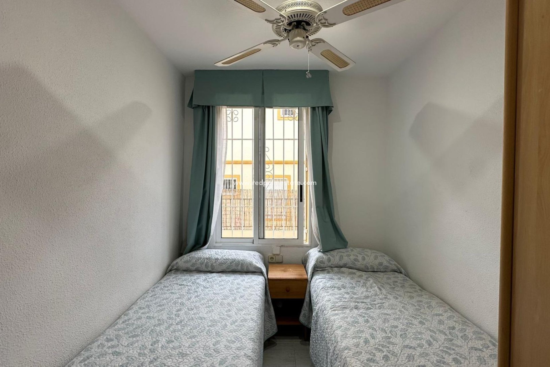 Reventa - Bungalow -
Orihuela Costa - Playa Flamenca