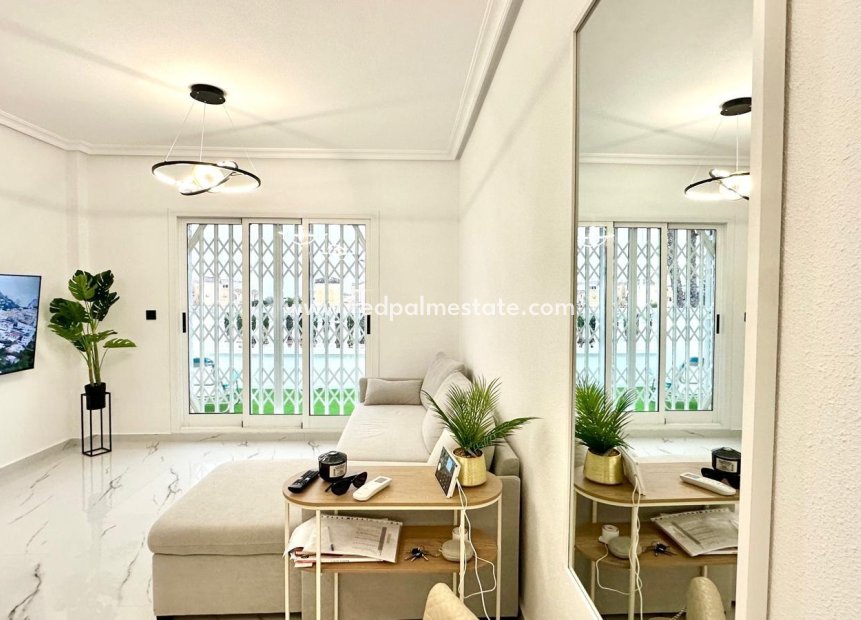 Reventa - Bungalow -
Orihuela Costa - Playa Flamenca