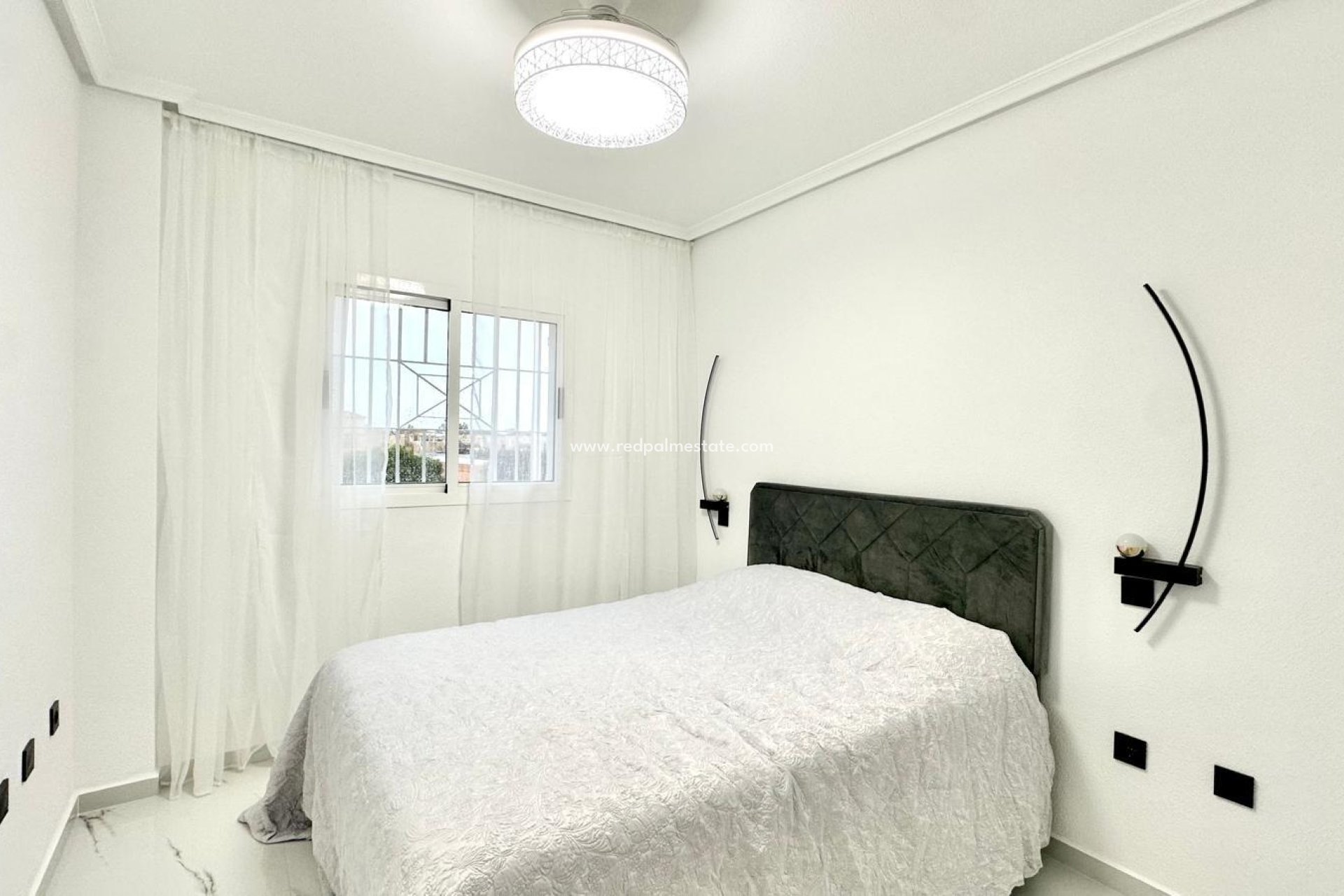 Reventa - Bungalow -
Orihuela Costa - Playa Flamenca