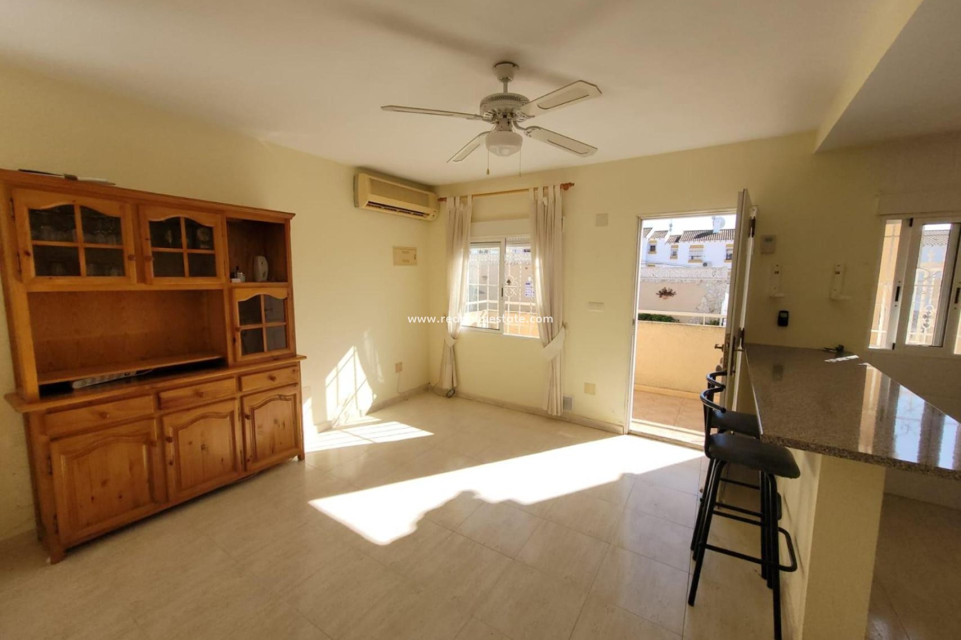 Reventa - Bungalow -
San Miguel de Salinas - Inland