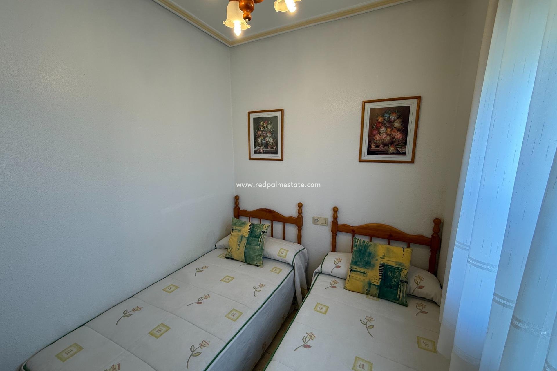 Reventa - Bungalow -
Torrevieja - Aguas Nueva