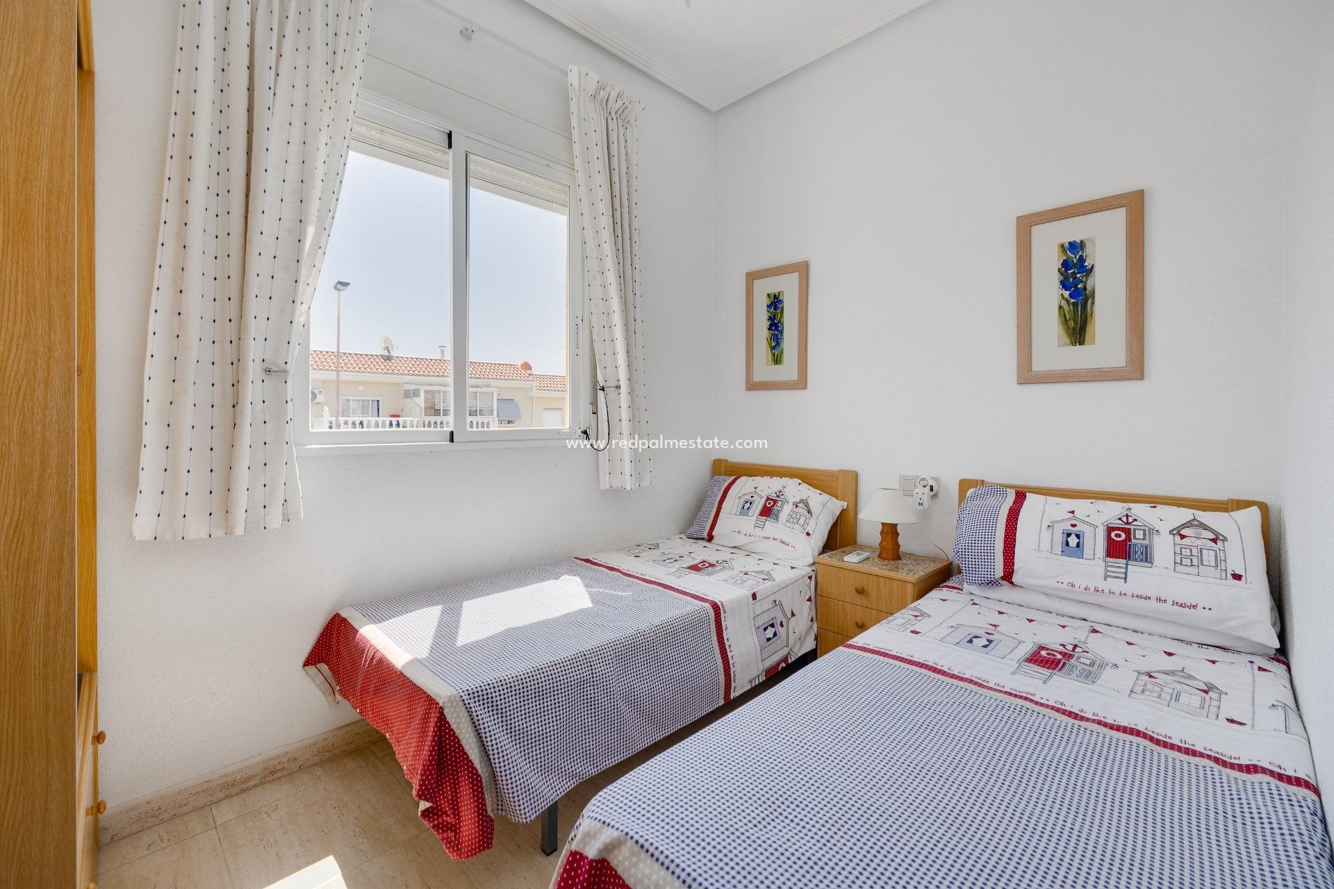Reventa - Bungalow -
Torrevieja - Aguas Nueva
