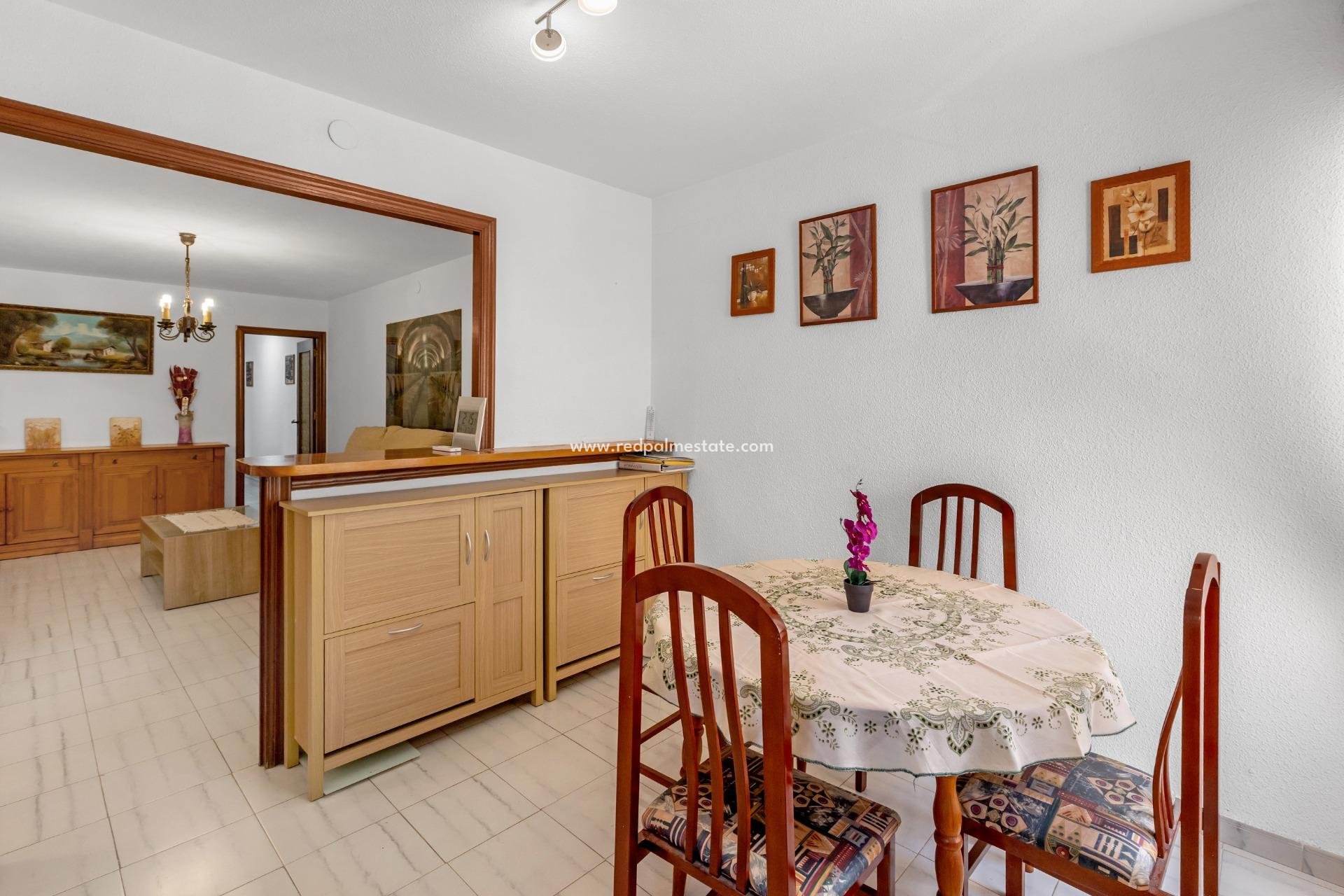 Reventa - Bungalow -
Torrevieja - Centro Torrevieja