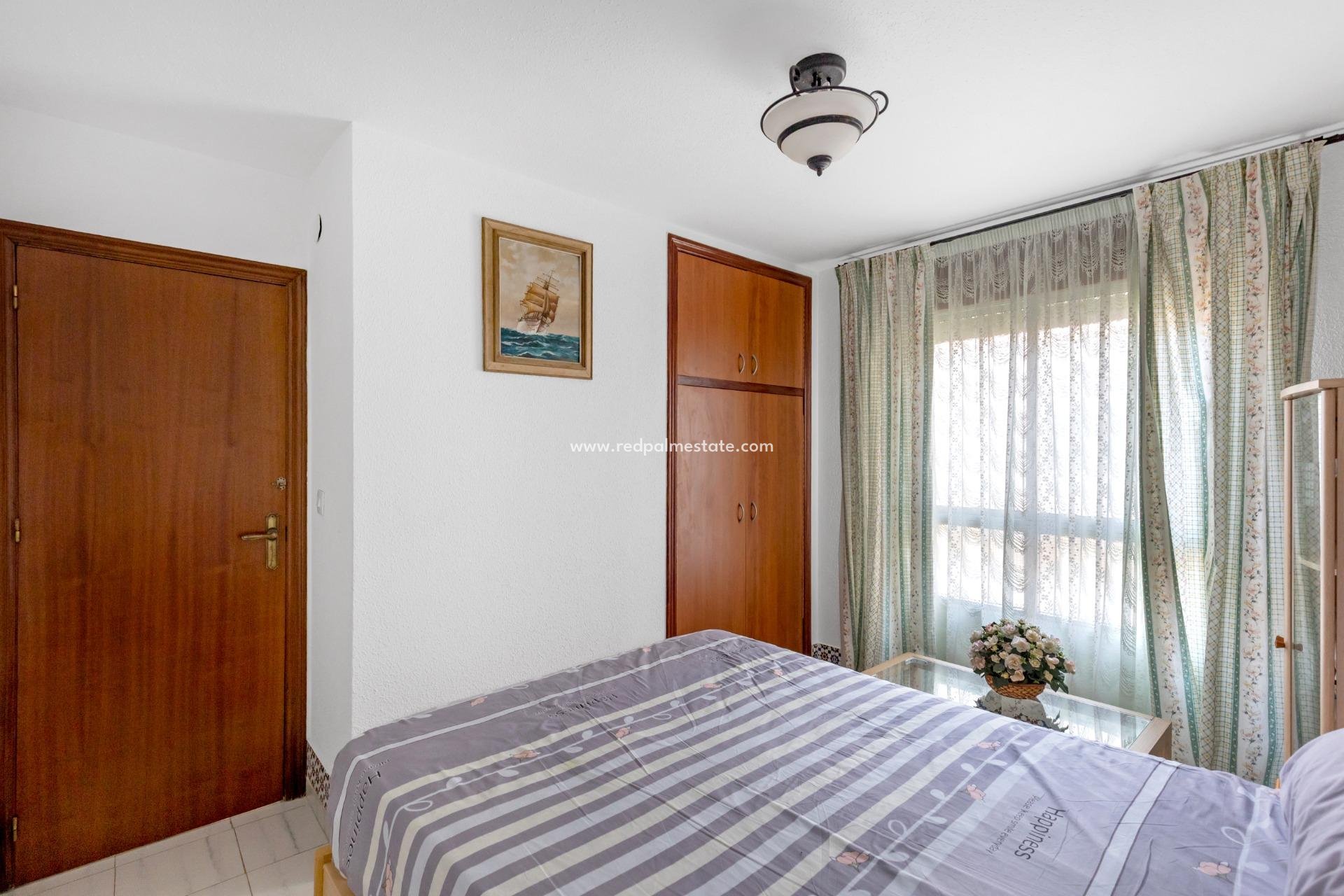 Reventa - Bungalow -
Torrevieja - Centro Torrevieja
