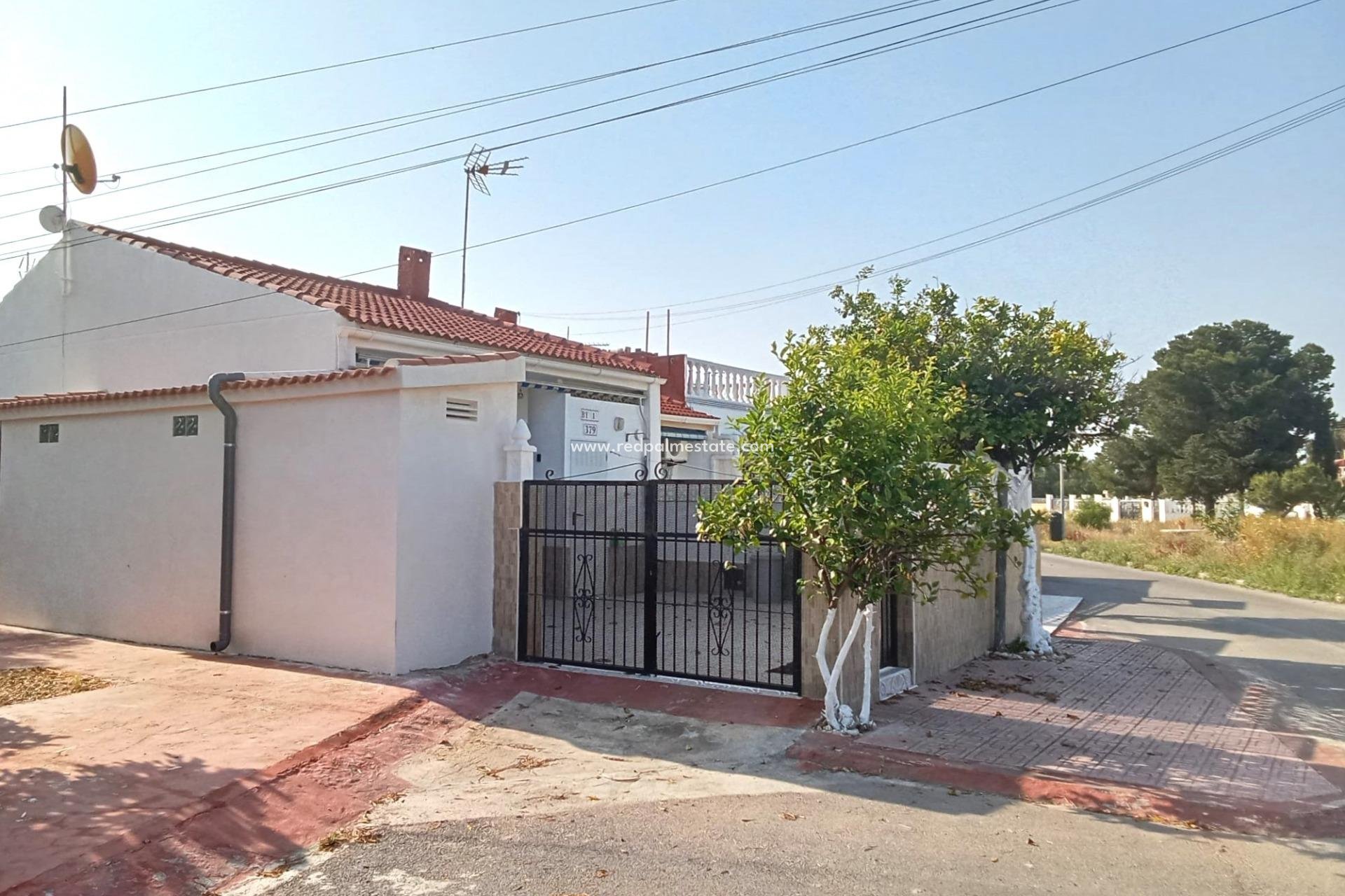 Reventa - Bungalow -
Torrevieja - La Siesta - El Salado - Torreta