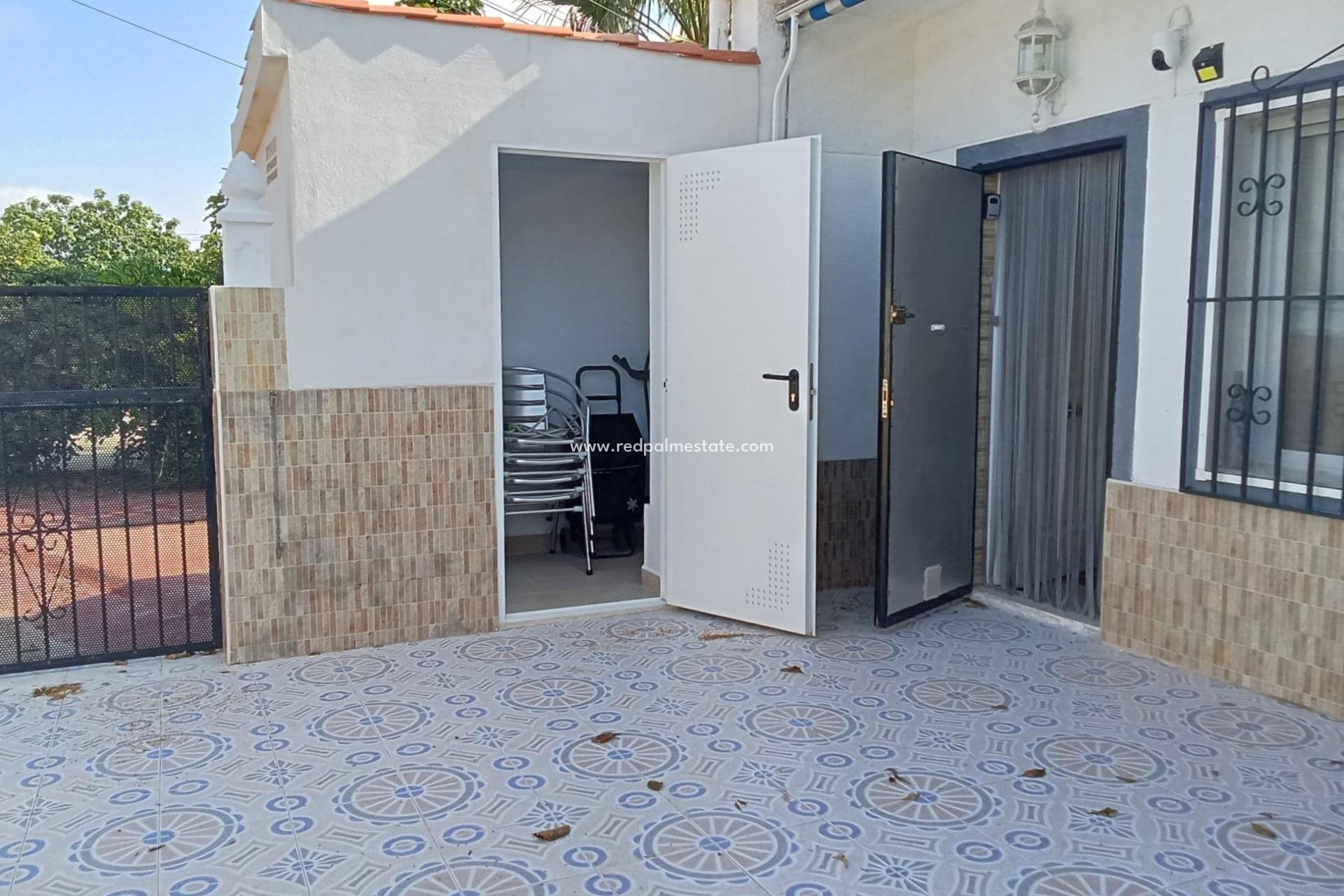 Reventa - Bungalow -
Torrevieja - La Siesta - El Salado - Torreta