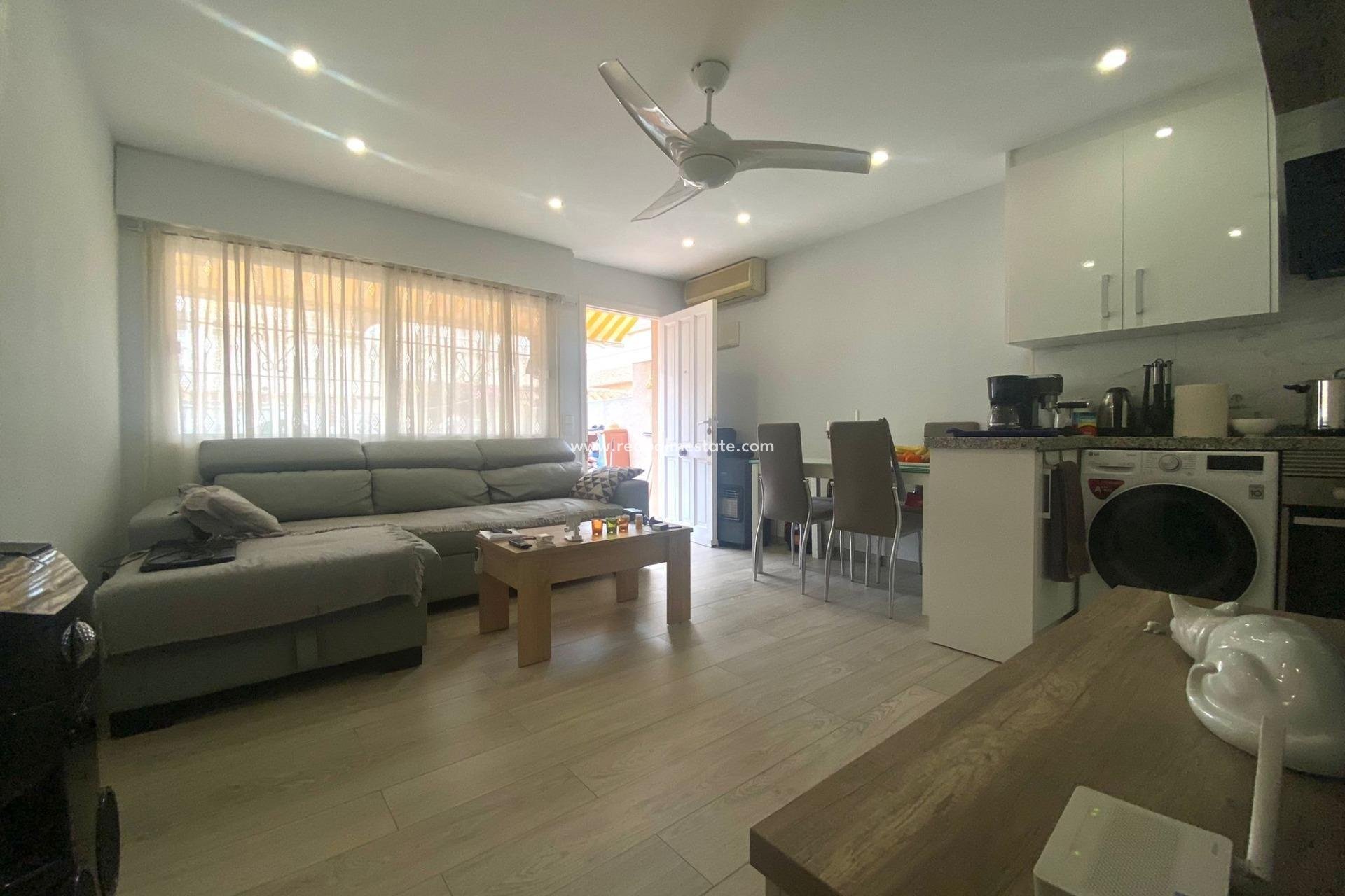 Reventa - Bungalow -
Torrevieja - Los altos