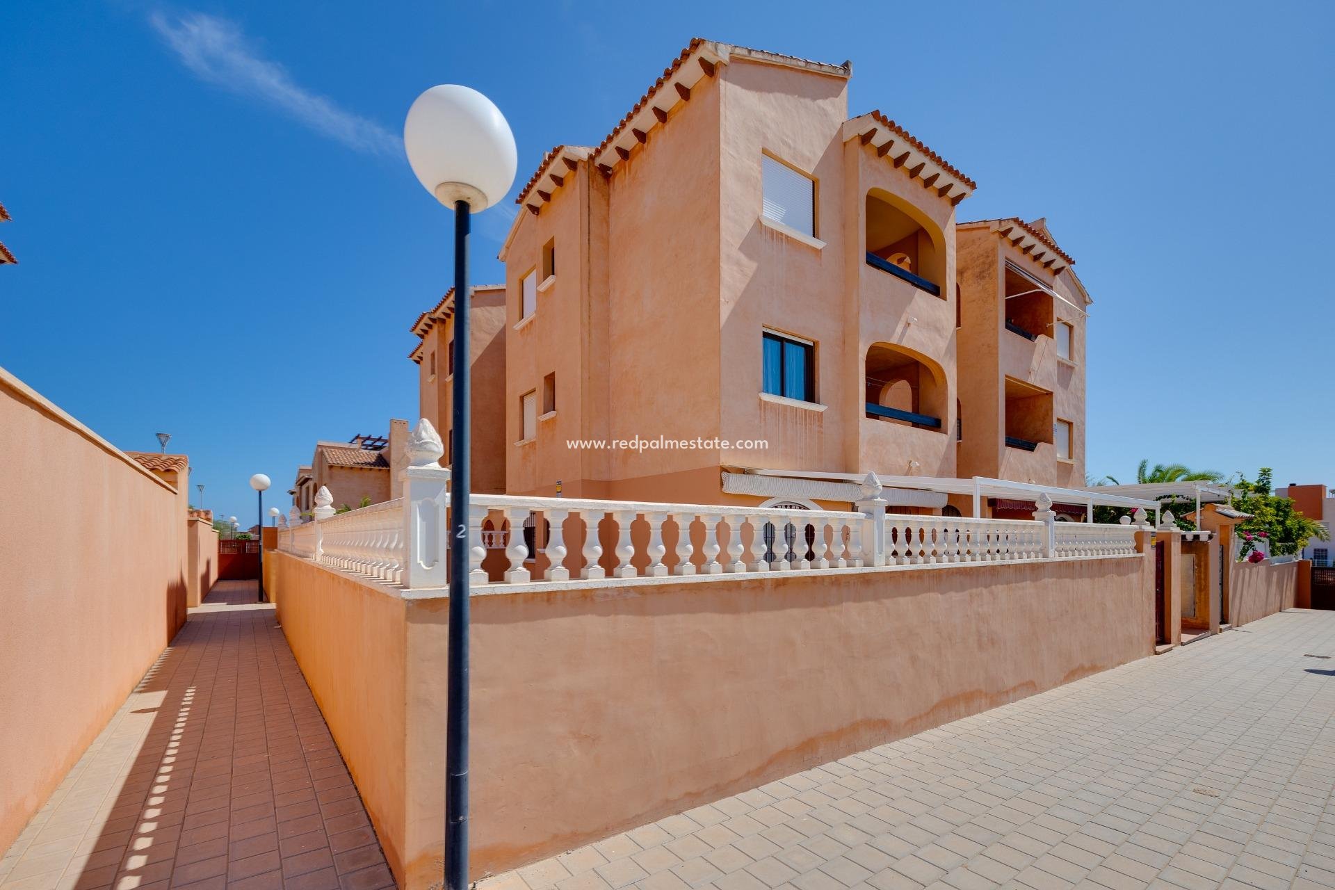 Reventa - Bungalow -
Torrevieja - Nueva Torrevieja - Aguas Nuevas