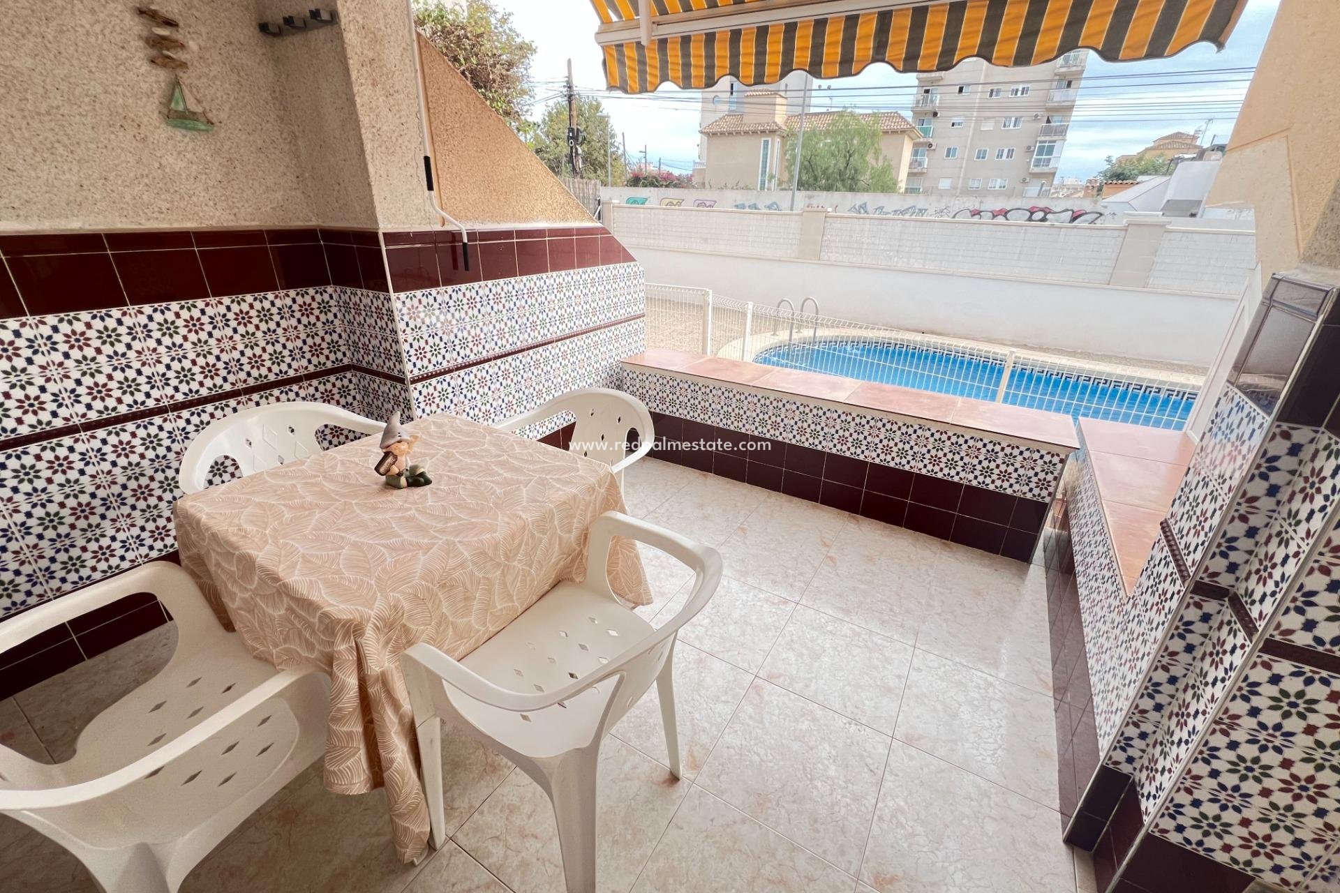 Reventa - Bungalow -
Torrevieja - Nueva Torrevieja - Aguas Nuevas