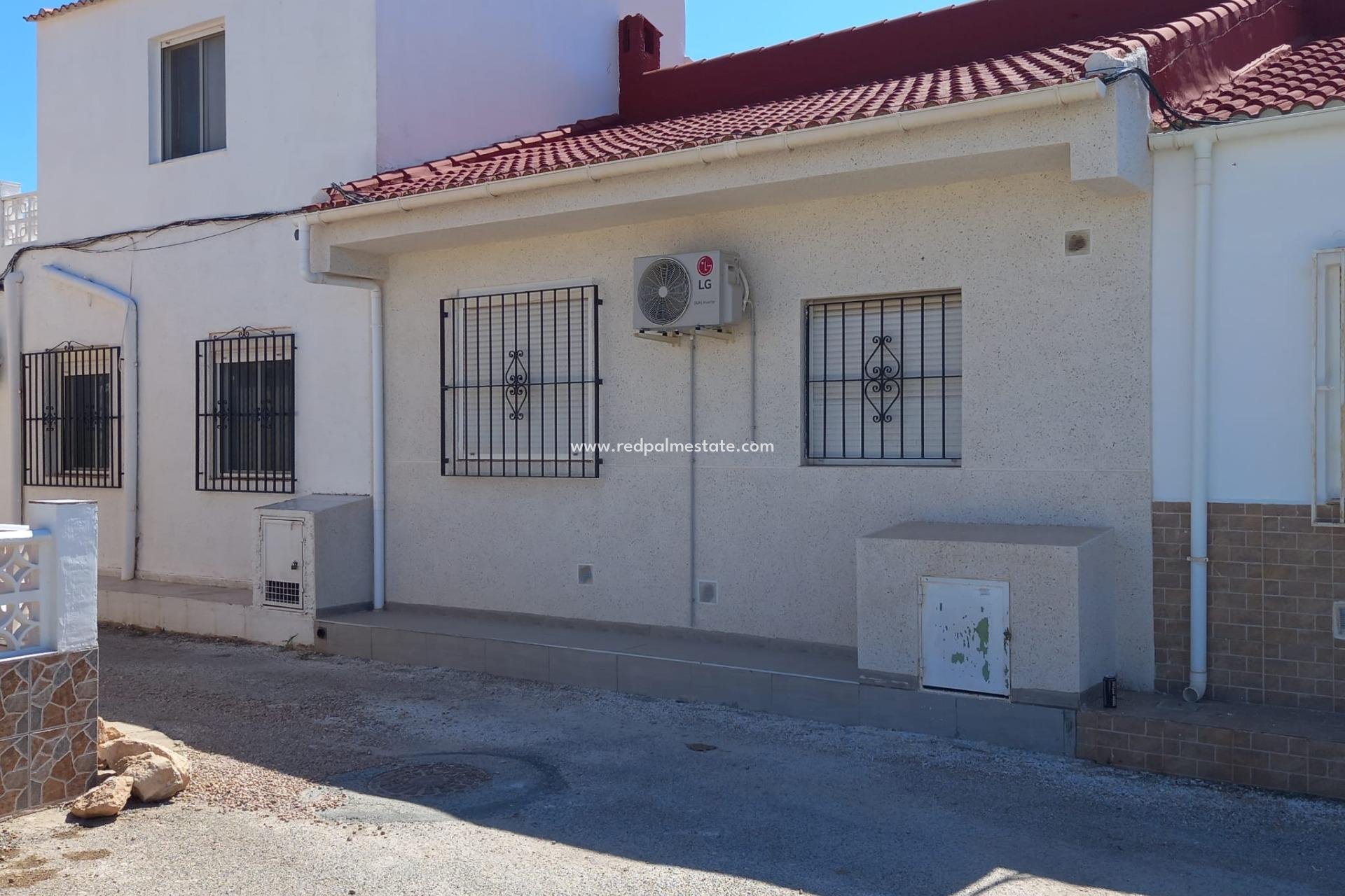 Reventa - Bungalow -
Torrevieja - Torretas