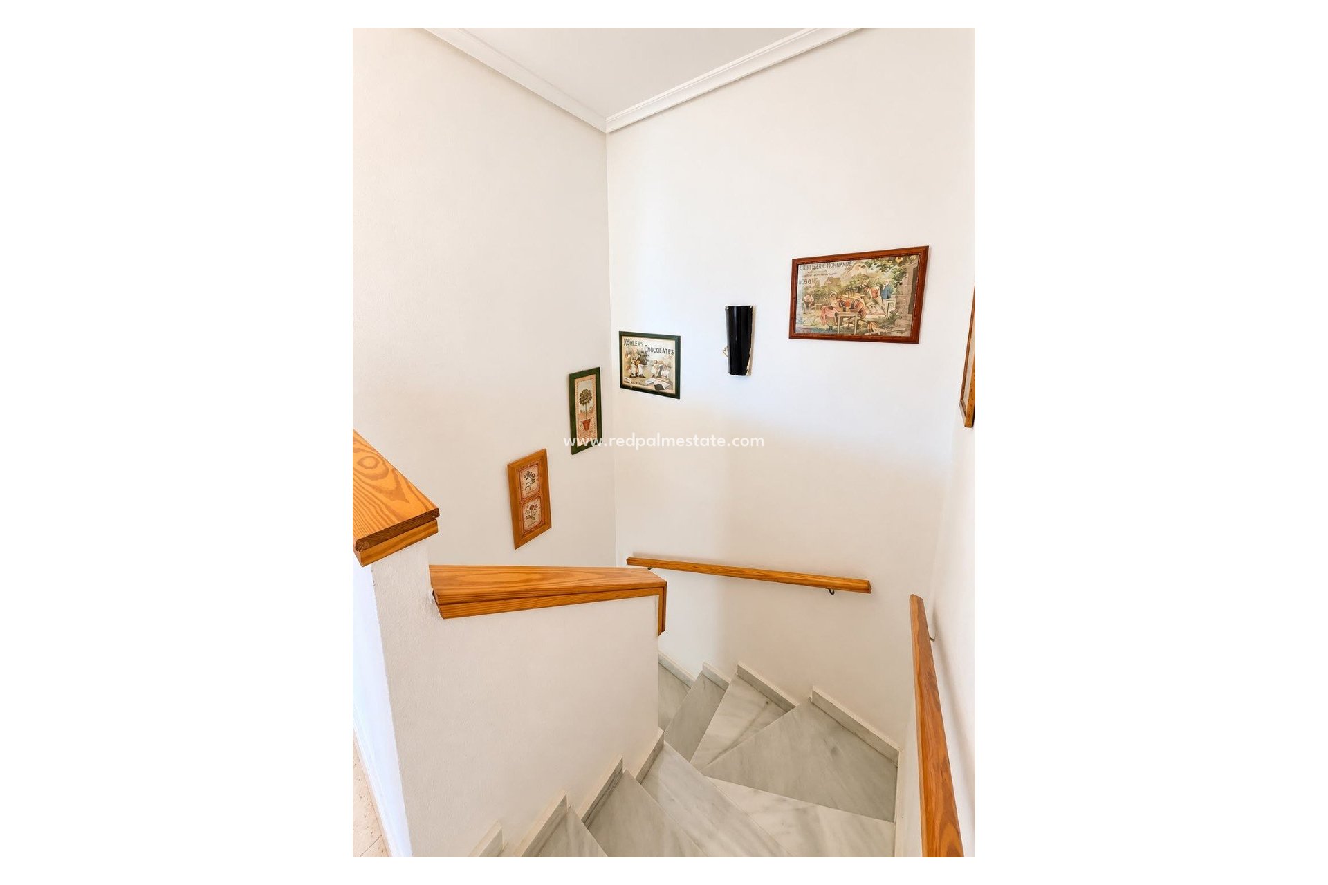 Reventa - Casa Adosada -
Alicante