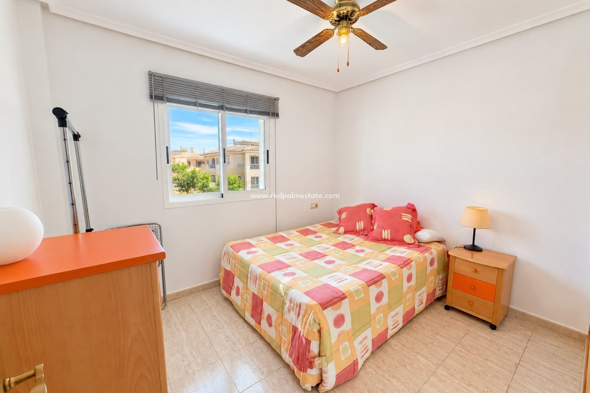Reventa - Casa Adosada -
Alicante