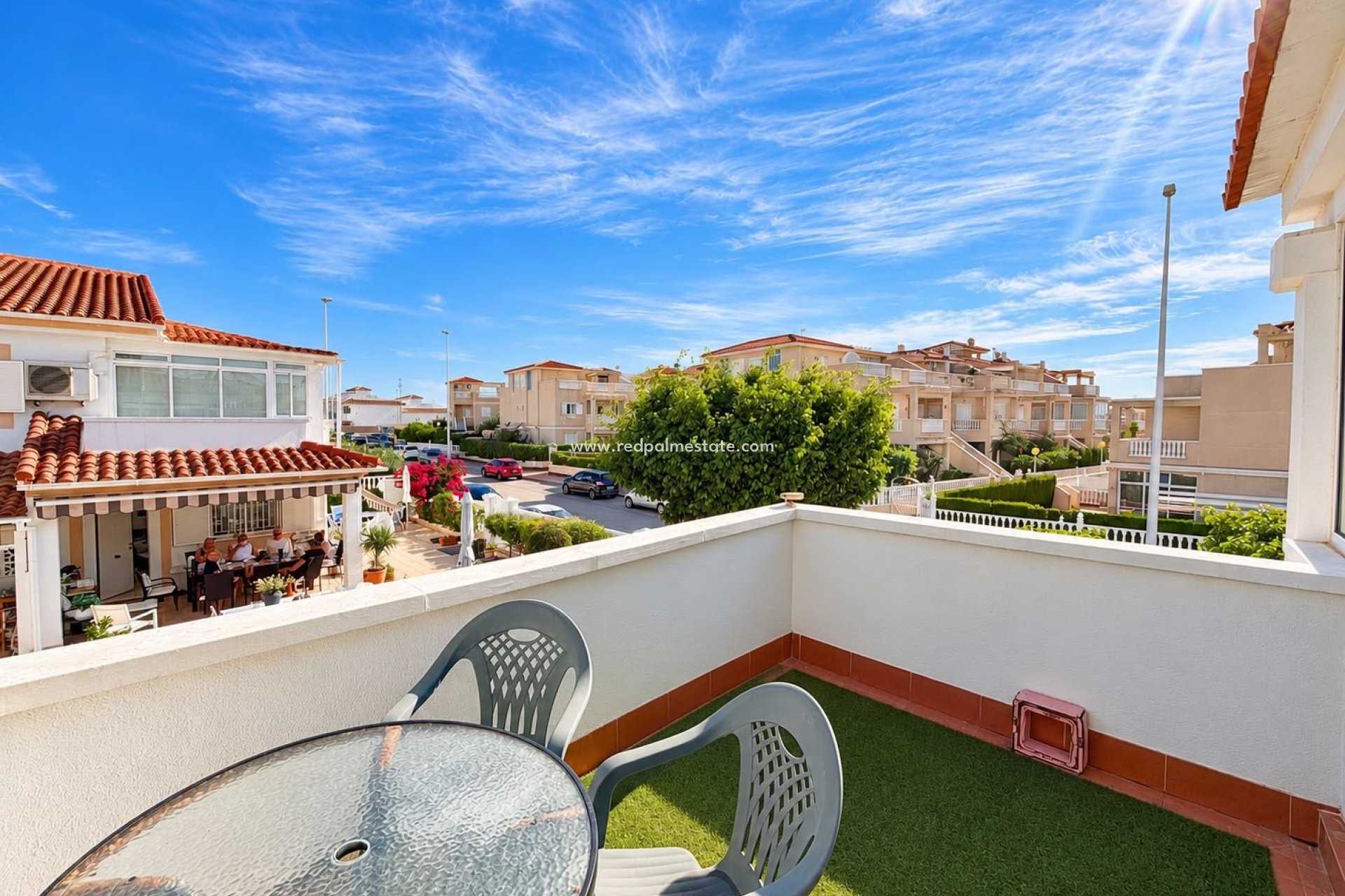 Reventa - Casa Adosada -
Alicante