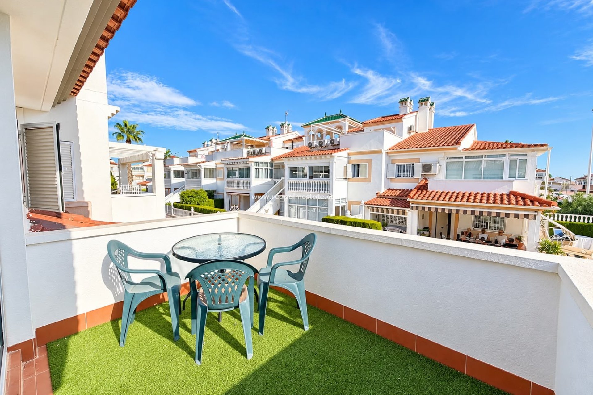 Reventa - Casa Adosada -
Alicante