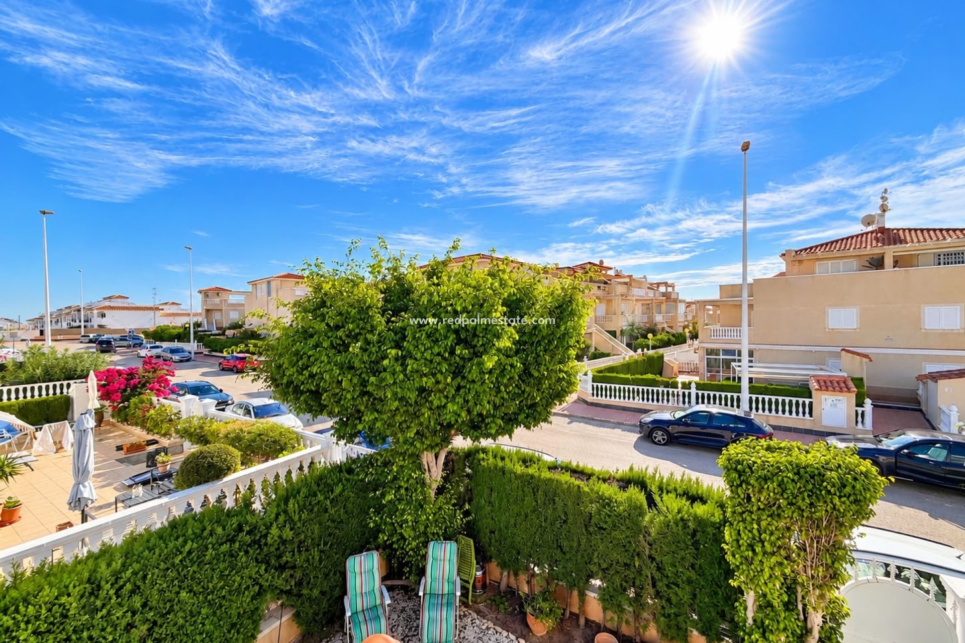 Reventa - Casa Adosada -
Alicante