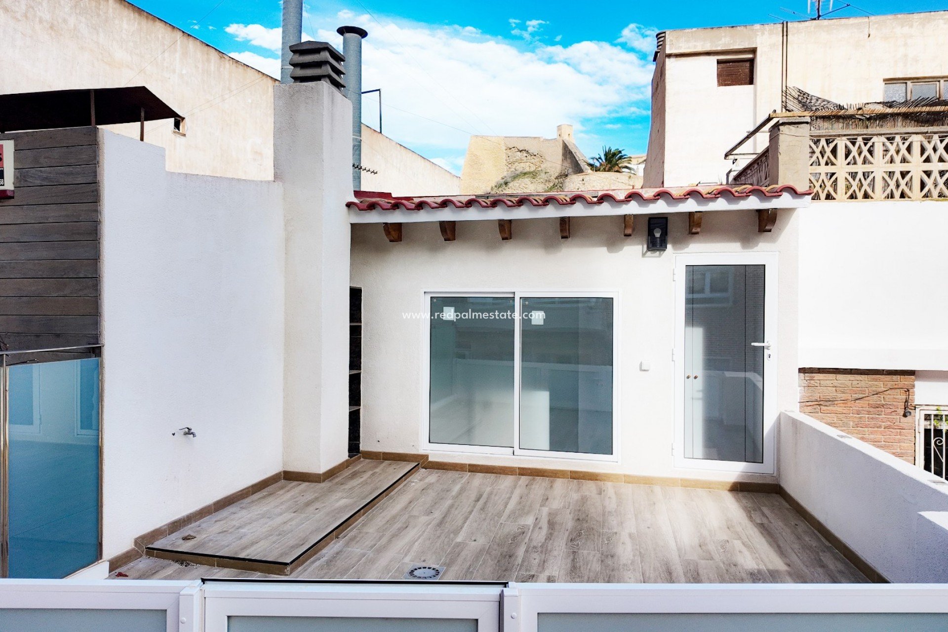 Reventa - Casa Adosada -
Alicante