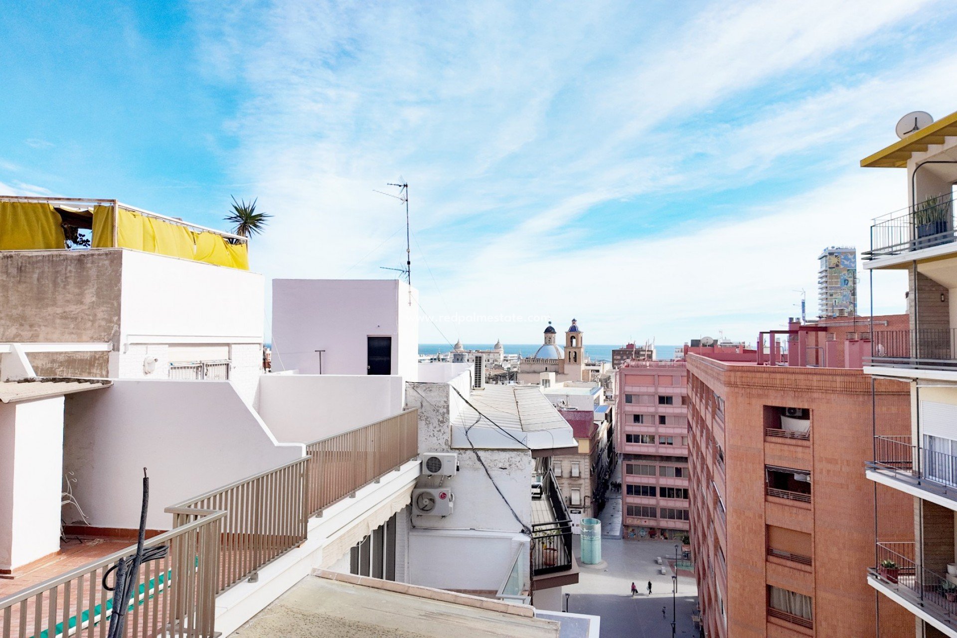 Reventa - Casa Adosada -
Alicante