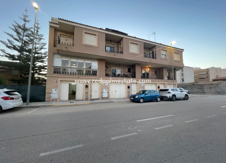 Reventa - Casa Adosada -
Almoradí - Inland