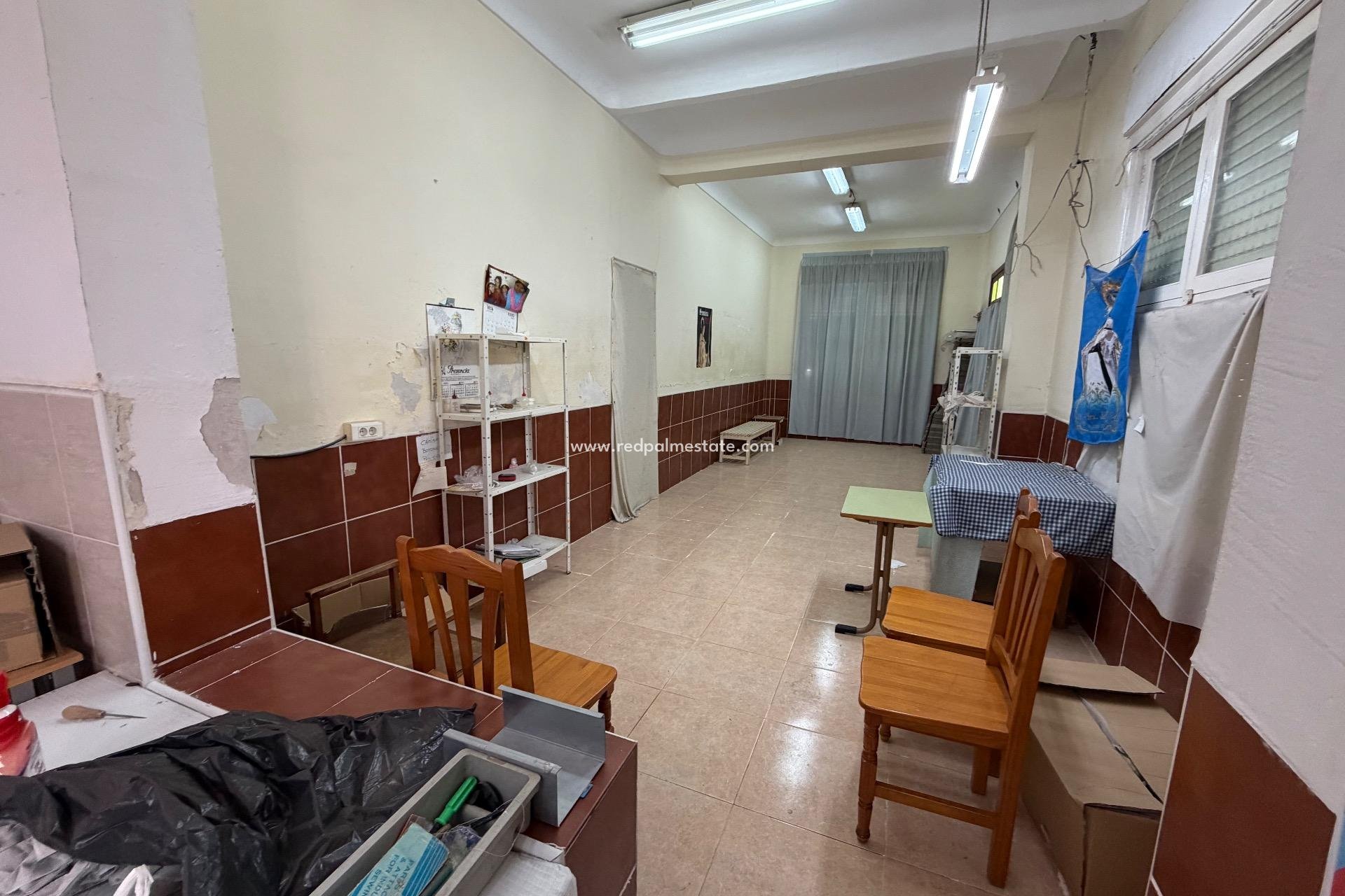 Reventa - Casa Adosada -
Almoradí