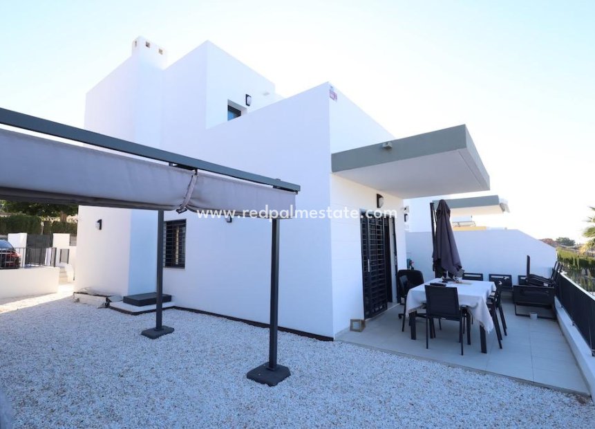 Reventa - Casa Adosada -
Busot - Urbanizacion valle dorado