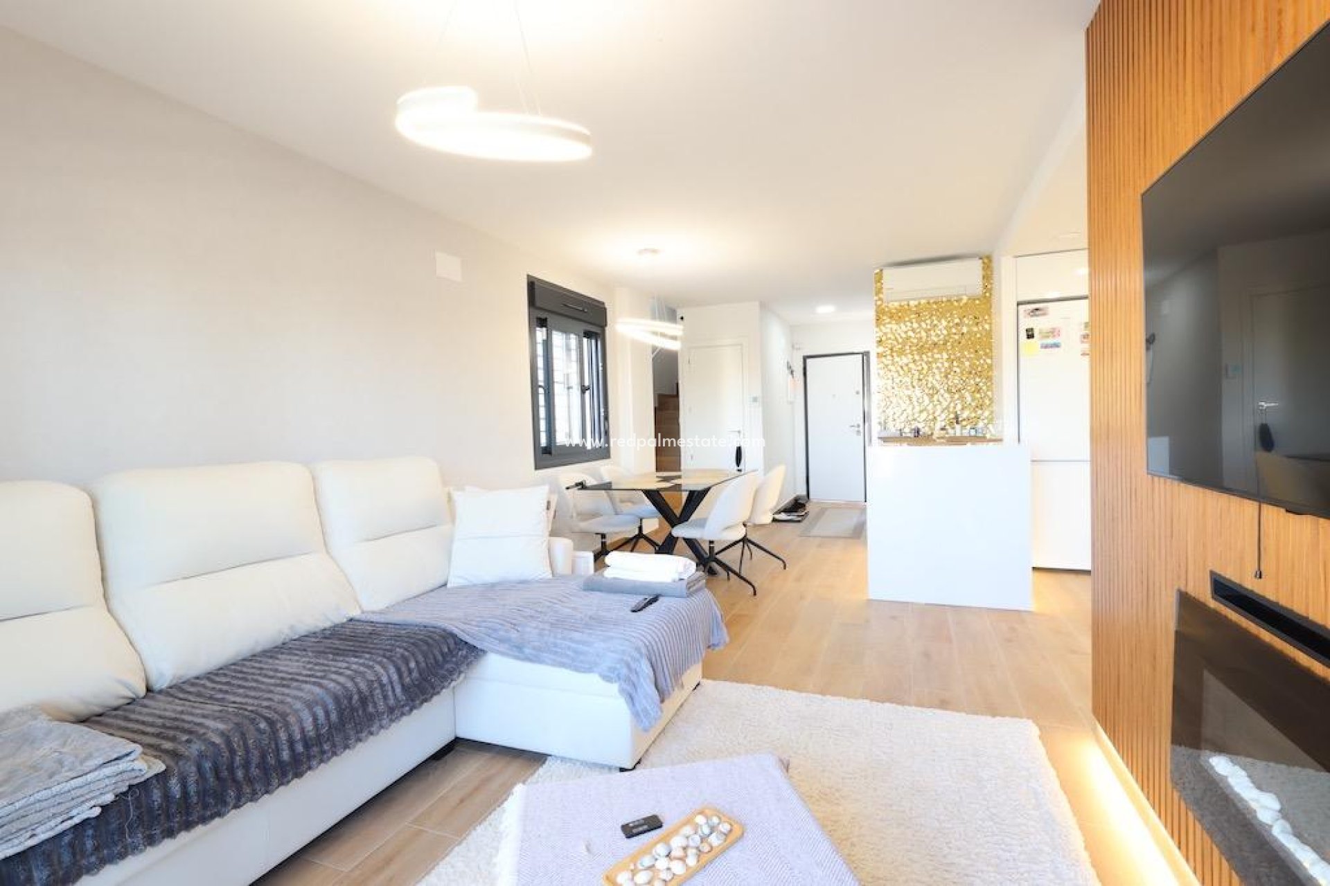 Reventa - Casa Adosada -
Busot - Urbanizacion valle dorado