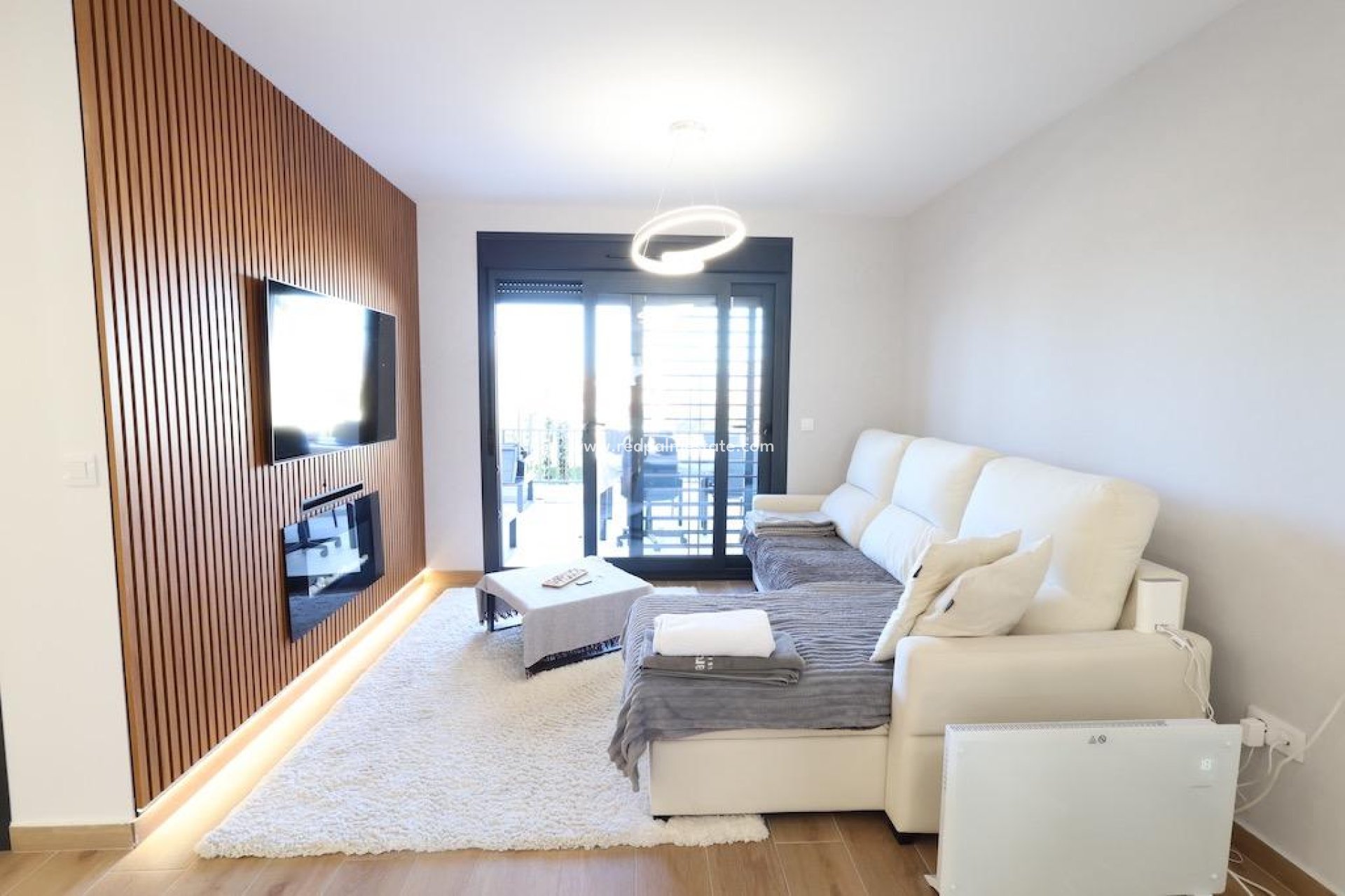 Reventa - Casa Adosada -
Busot - Urbanizacion valle dorado