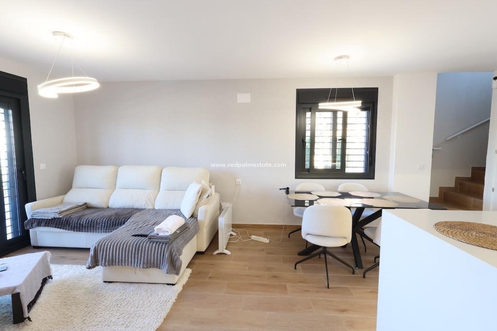 Reventa - Casa Adosada -
Busot - Urbanizacion valle dorado