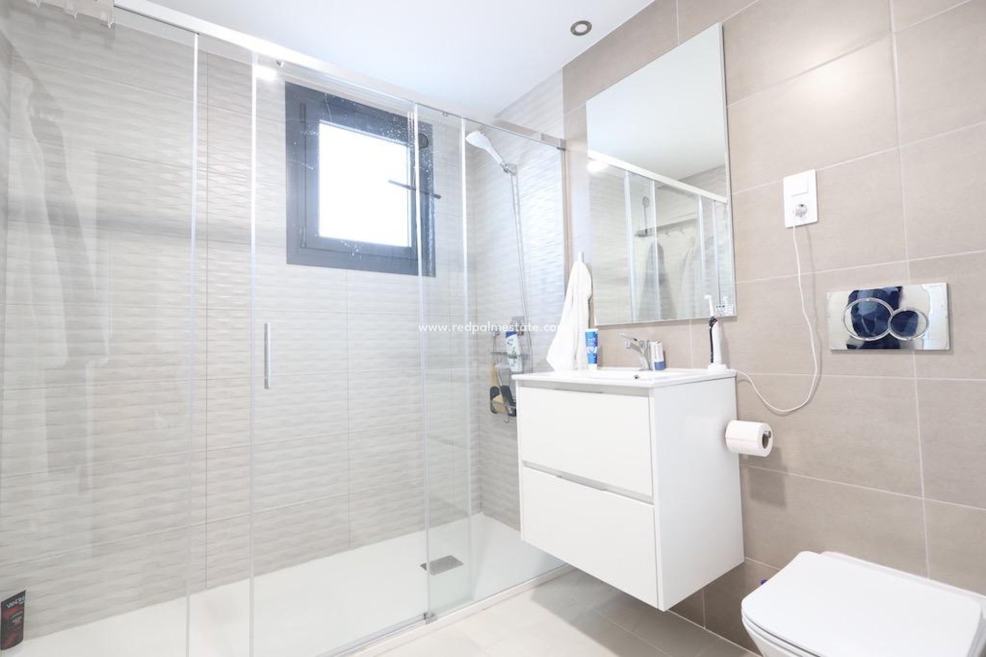 Reventa - Casa Adosada -
Busot - Urbanizacion valle dorado