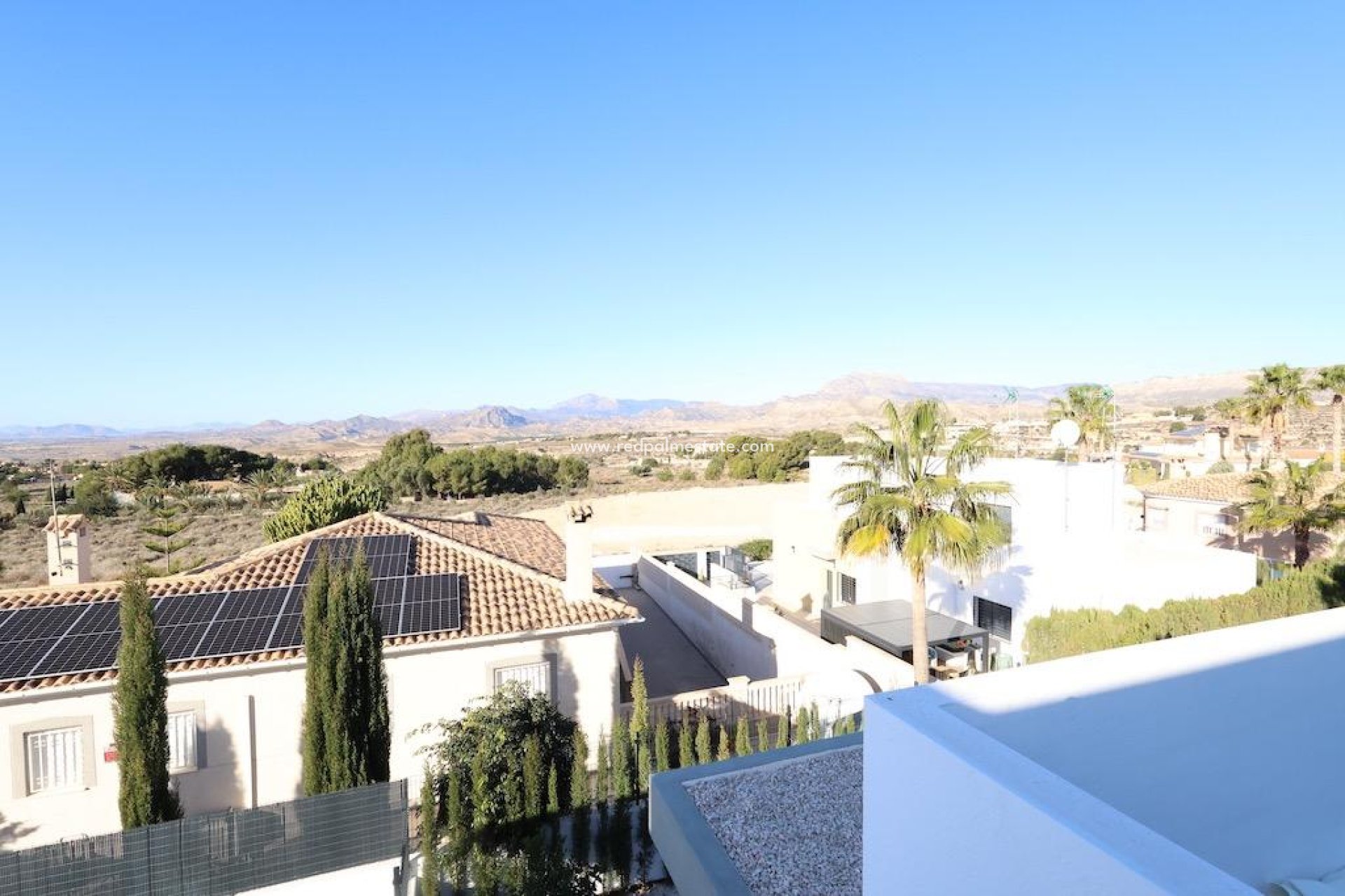 Reventa - Casa Adosada -
Busot - Urbanizacion valle dorado