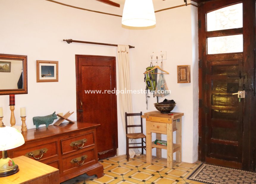 Reventa - Casa Adosada -
Castell de Castells - Inland