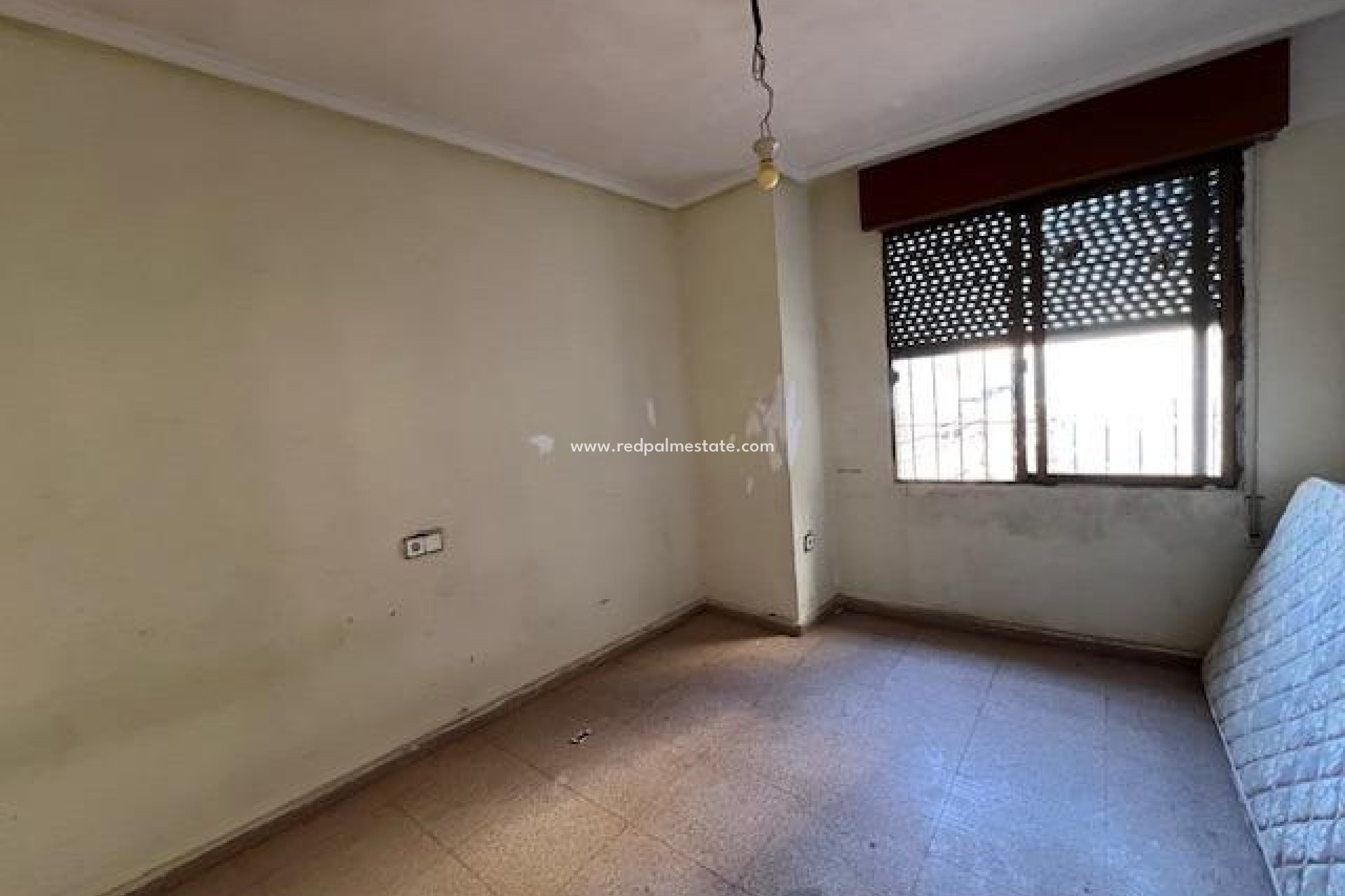 Reventa - Casa Adosada -
Catral