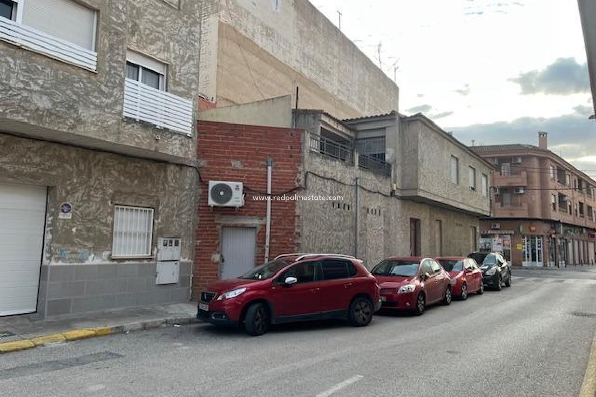 Reventa - Casa Adosada -
Catral