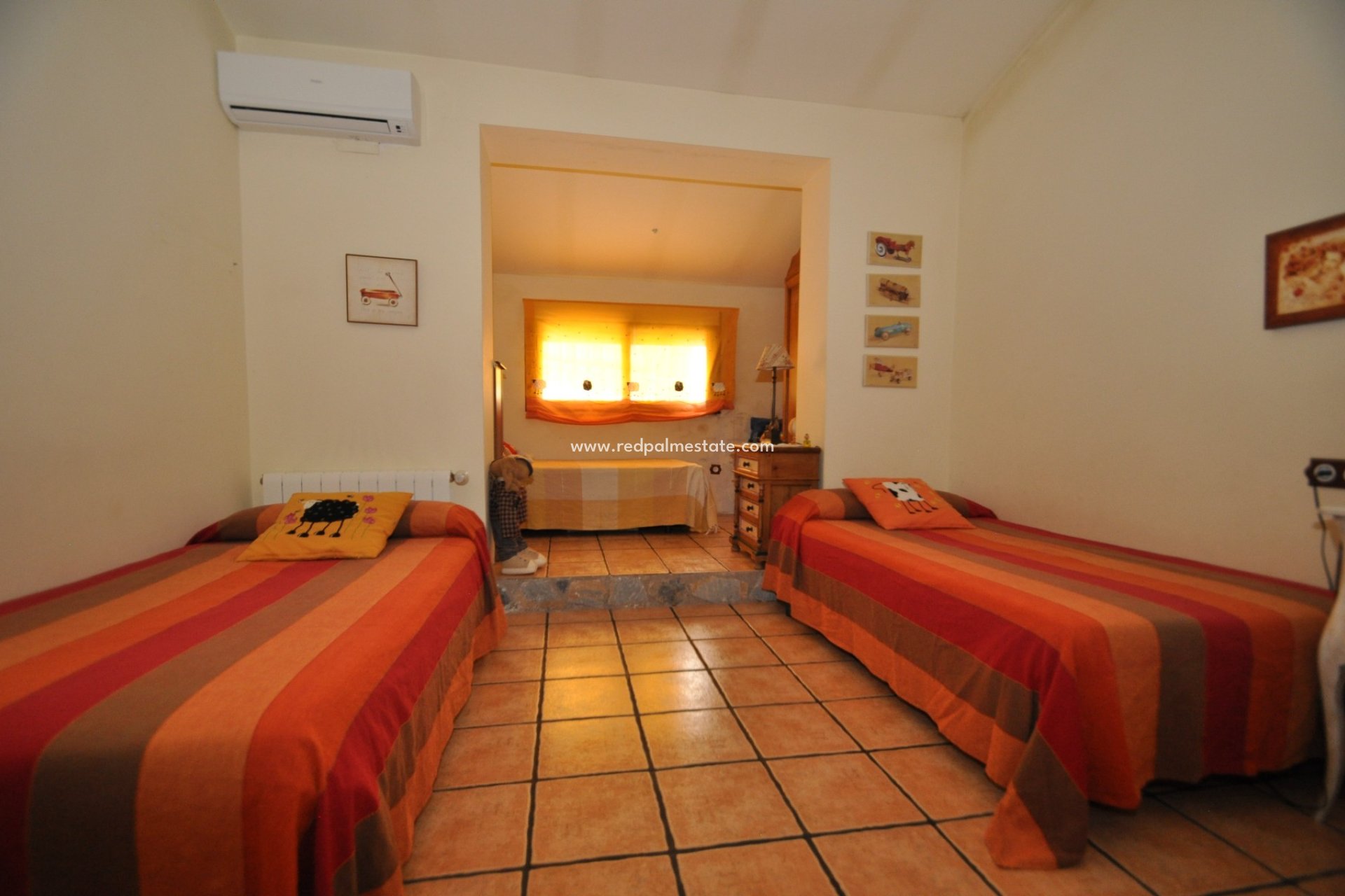 Reventa - Casa Adosada -
Chinorlet - Inland