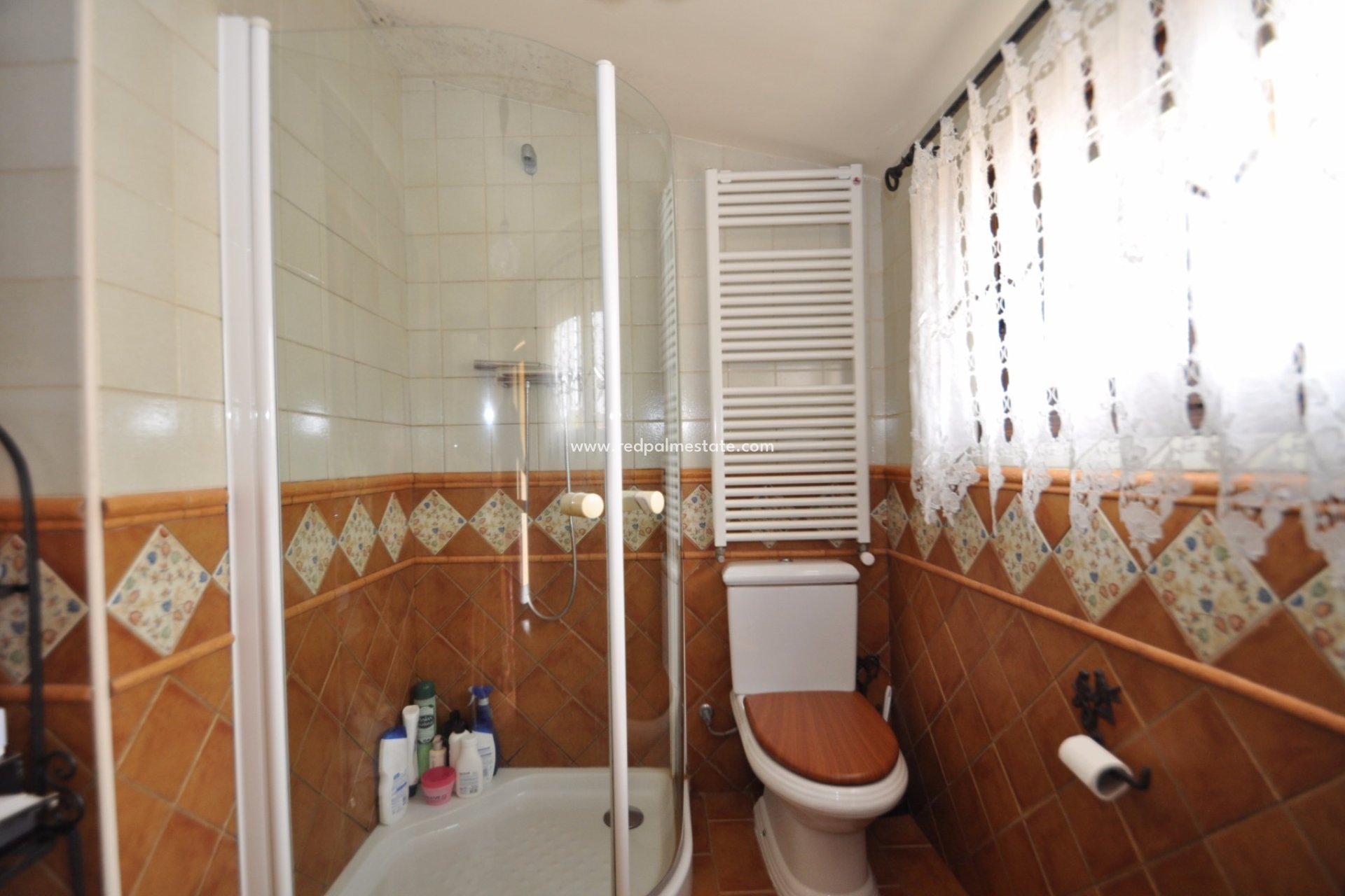 Reventa - Casa Adosada -
Chinorlet - Inland