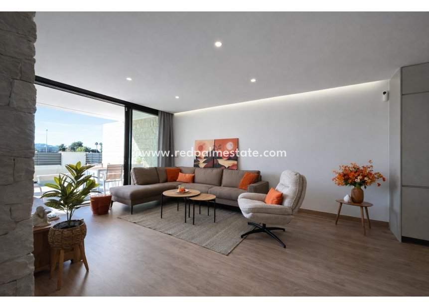 Reventa - Casa Adosada -
Dolores - Costa Blanca