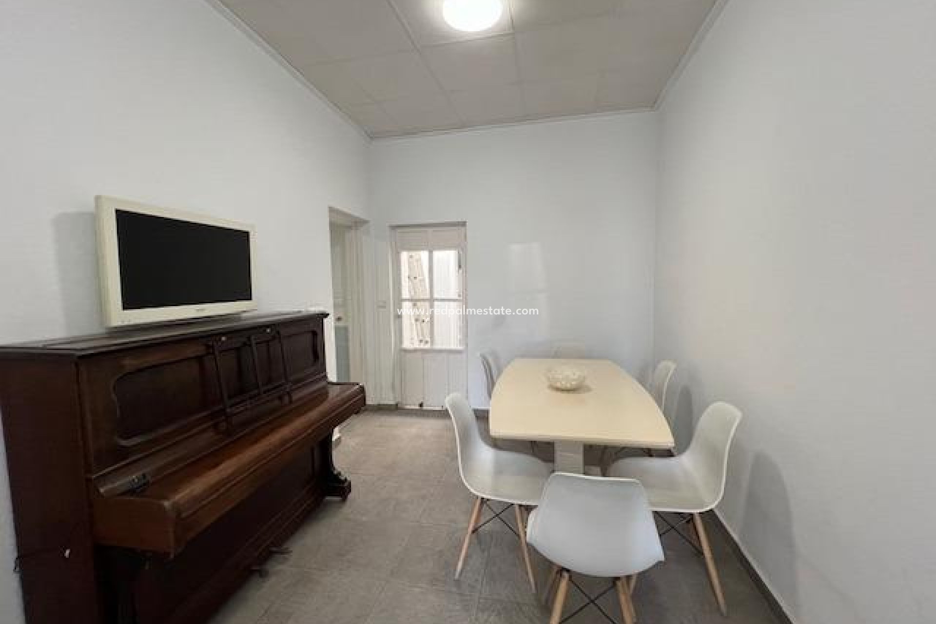 Reventa - Casa Adosada -
Dolores