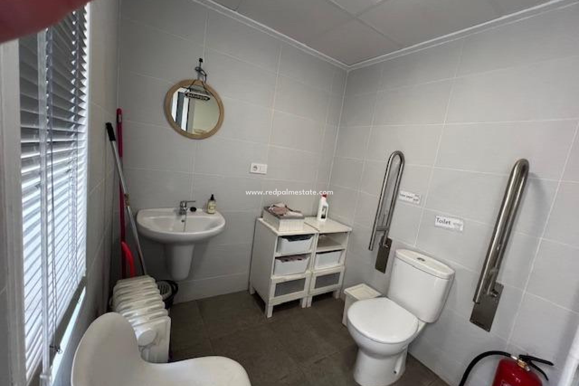 Reventa - Casa Adosada -
Dolores