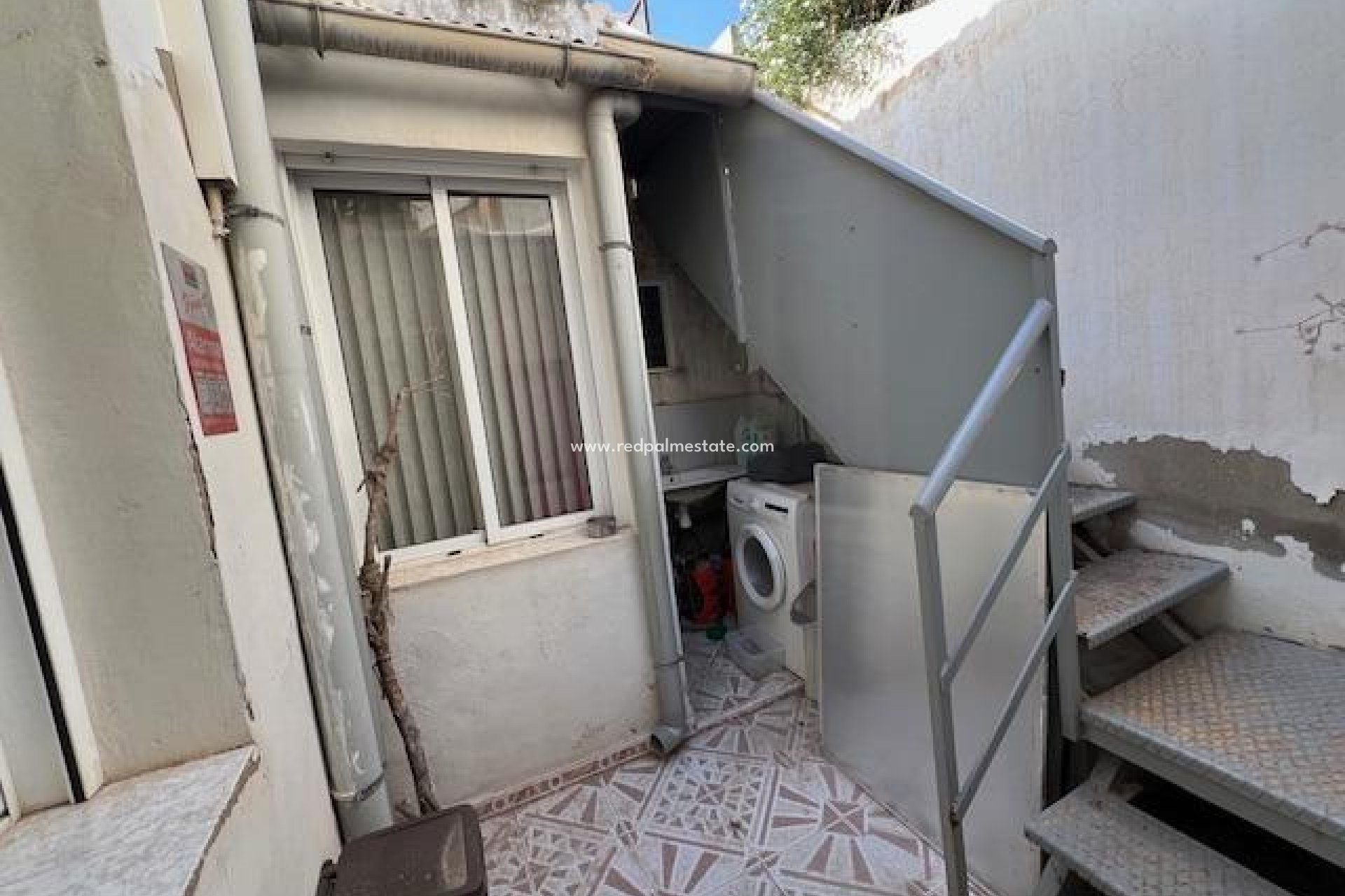 Reventa - Casa Adosada -
Dolores