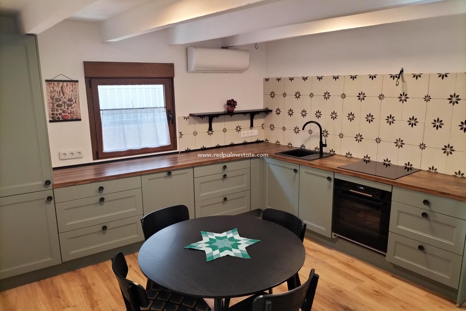 Reventa - Casa Adosada -
Formentera del Segura - Centro