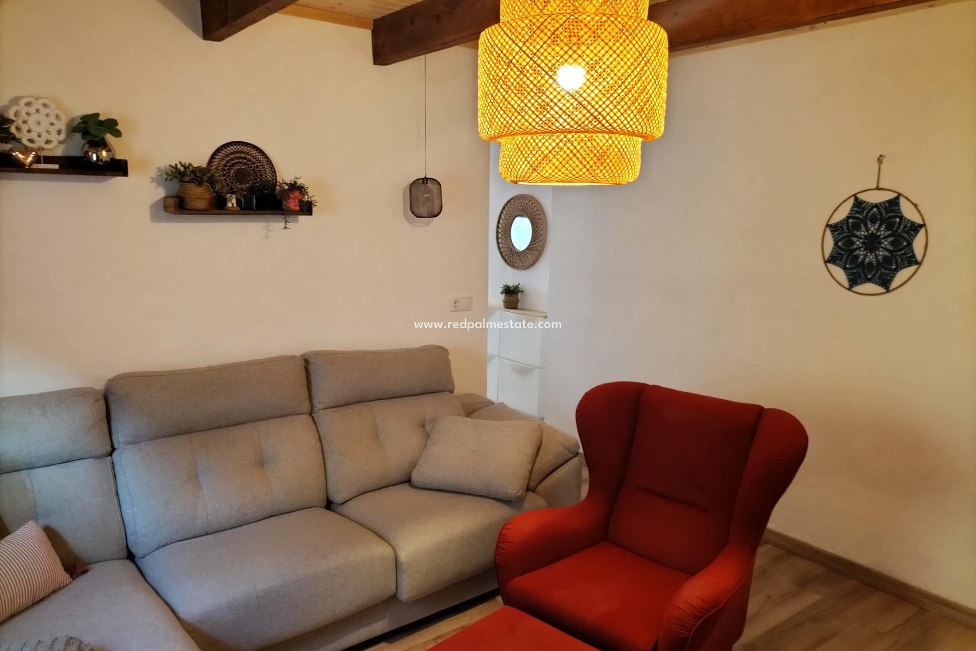 Reventa - Casa Adosada -
Formentera del Segura - Centro