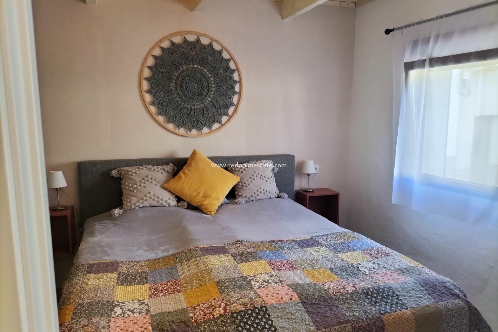 Reventa - Casa Adosada -
Formentera del Segura - Centro