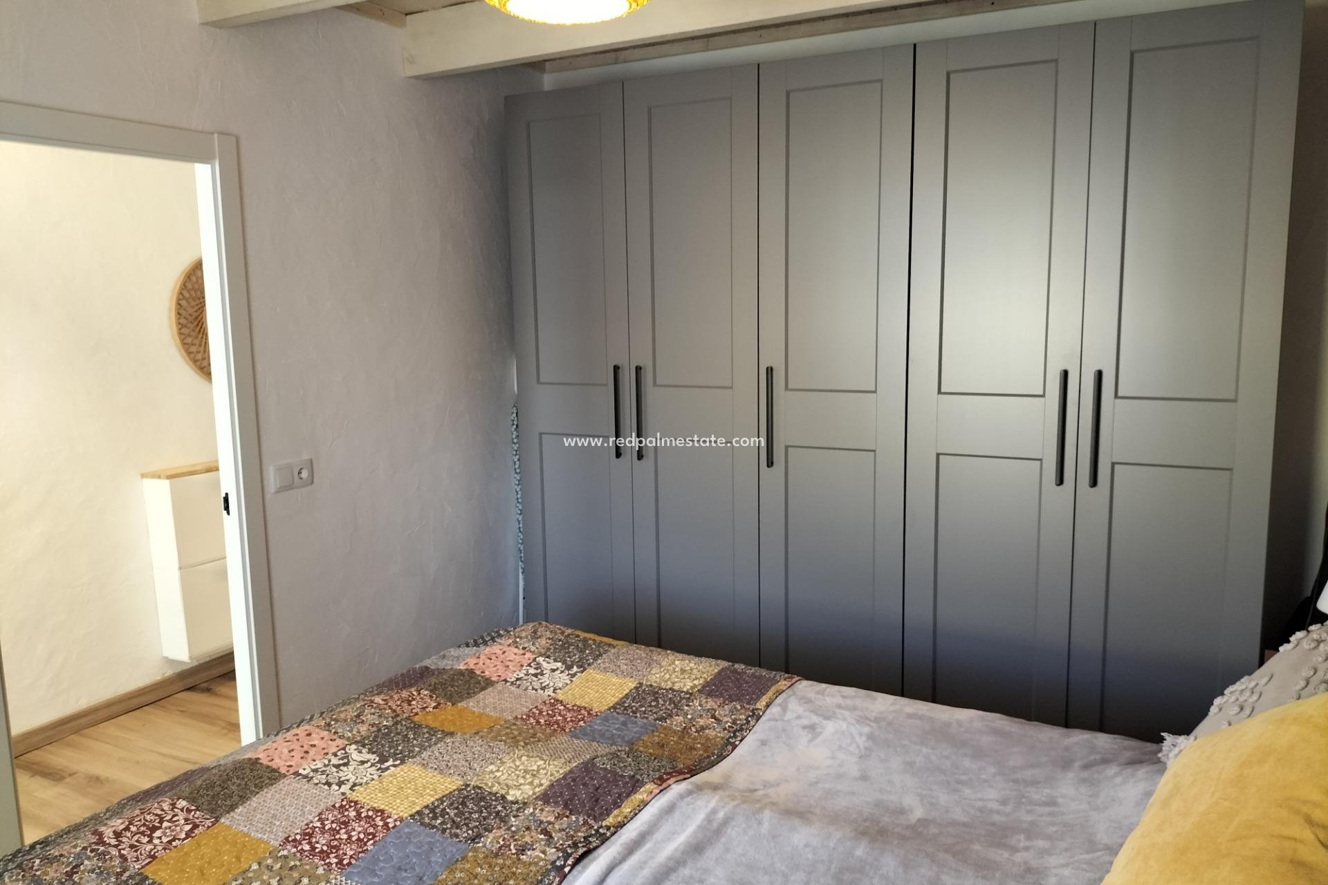 Reventa - Casa Adosada -
Formentera del Segura - Centro