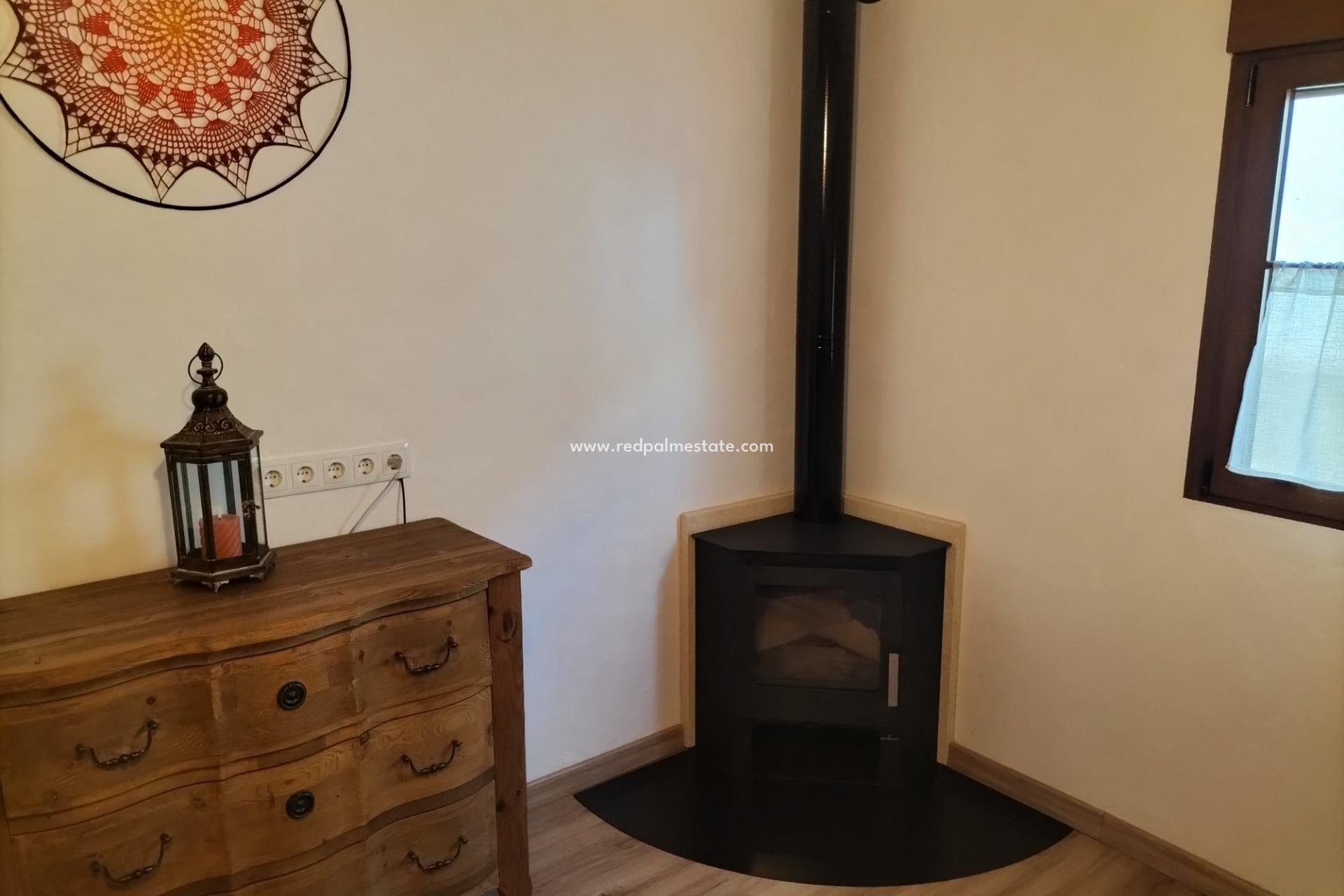 Reventa - Casa Adosada -
Formentera del Segura