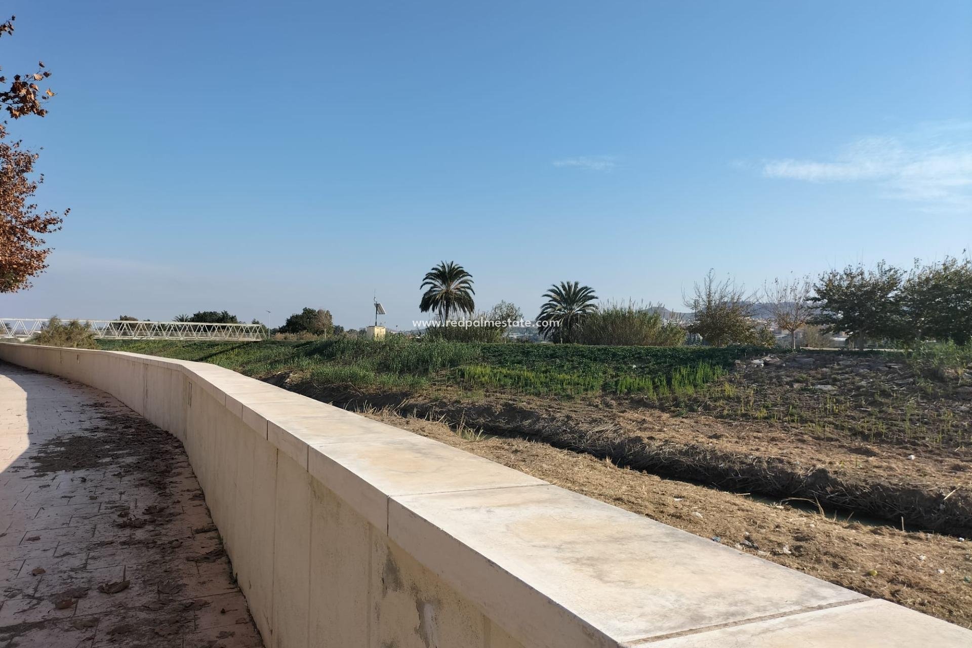 Reventa - Casa Adosada -
Formentera del Segura