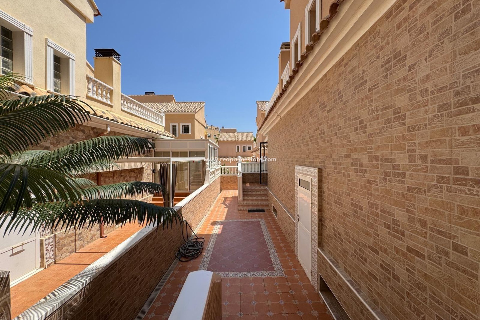 Reventa - Casa Adosada -
Guardamar del Segura - Urbanizaciones