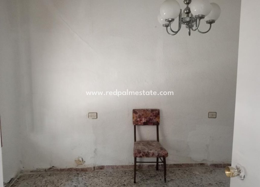 Reventa - Casa Adosada -
Hurchillo - PUEBLO CENTRO